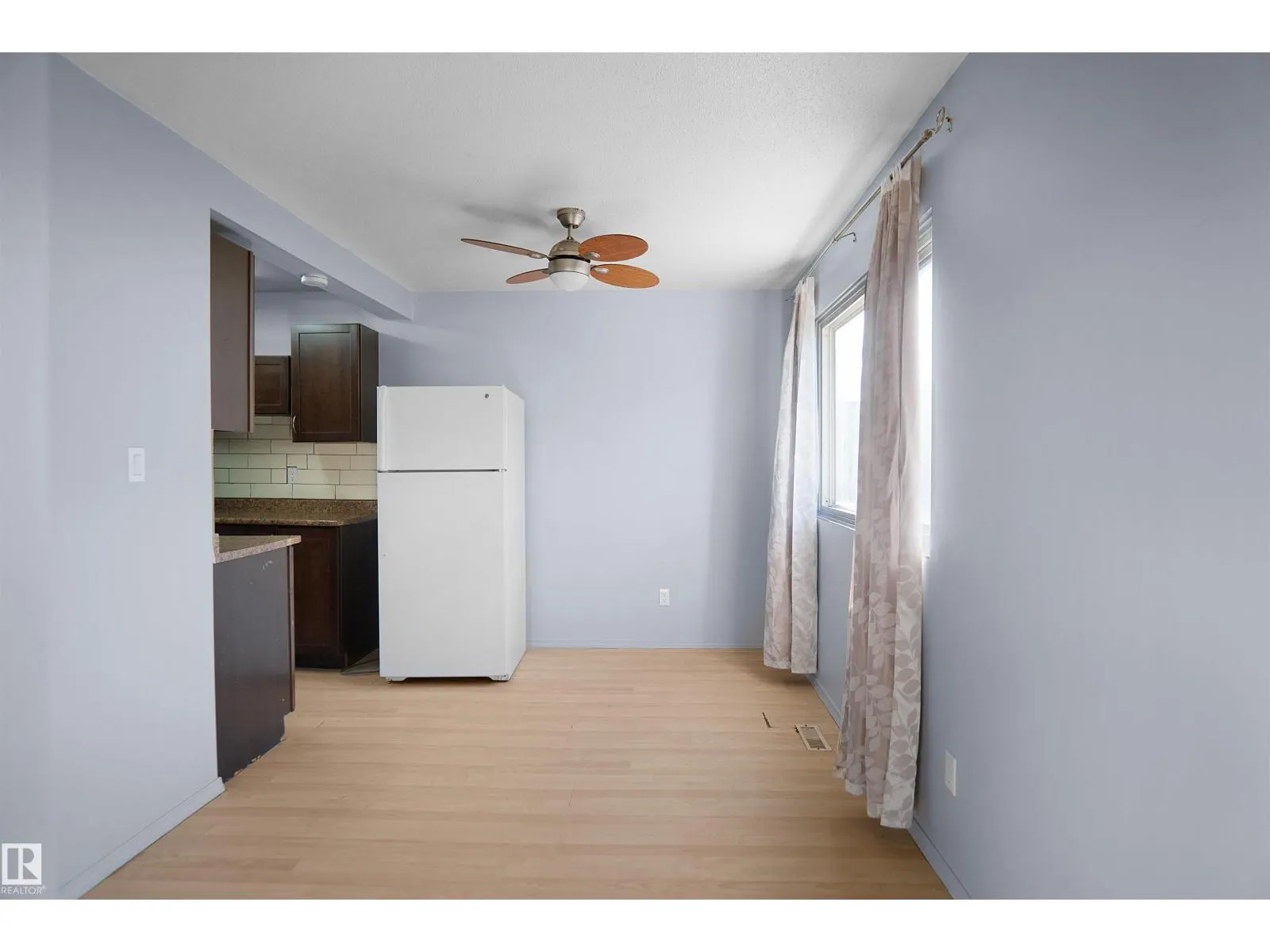 887 ABBOTTSFIELD RD NW