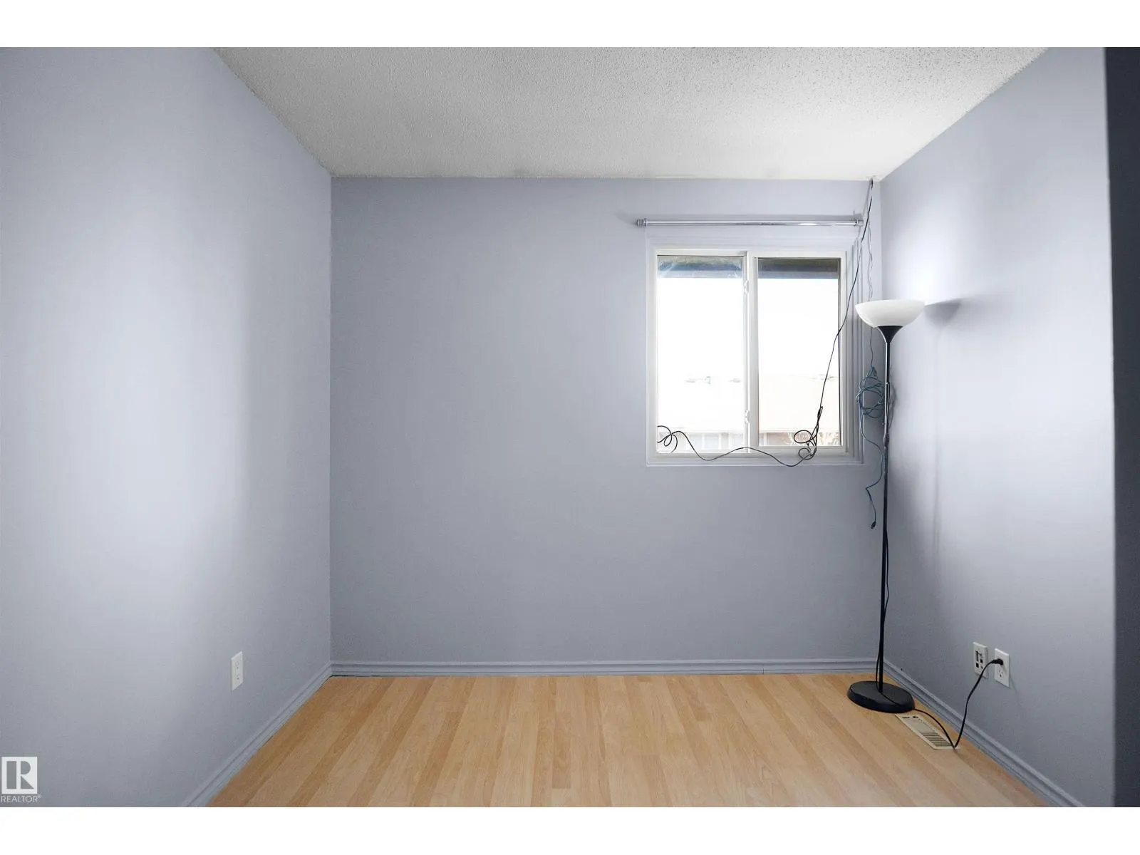 887 ABBOTTSFIELD RD NW