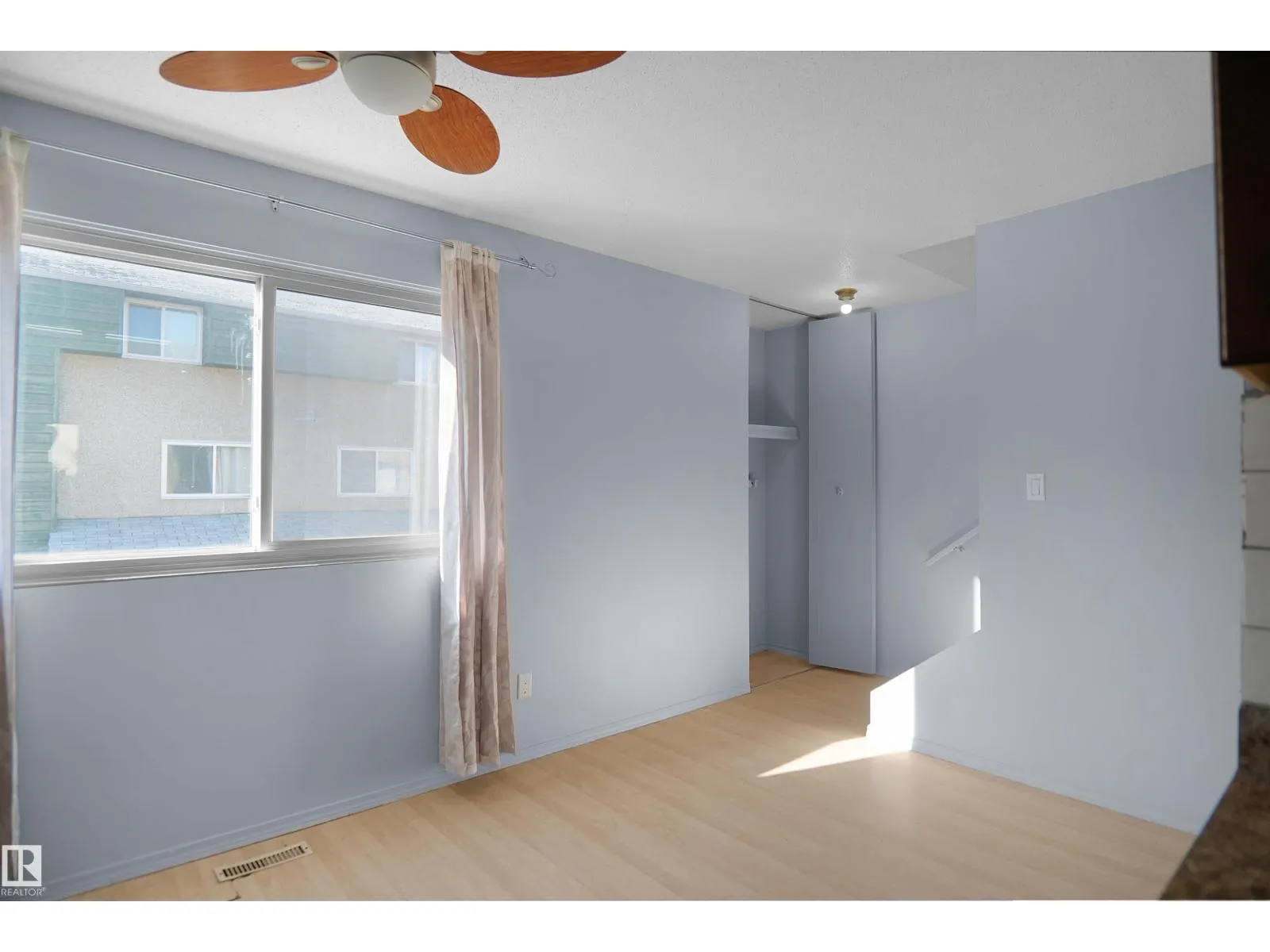 887 ABBOTTSFIELD RD NW