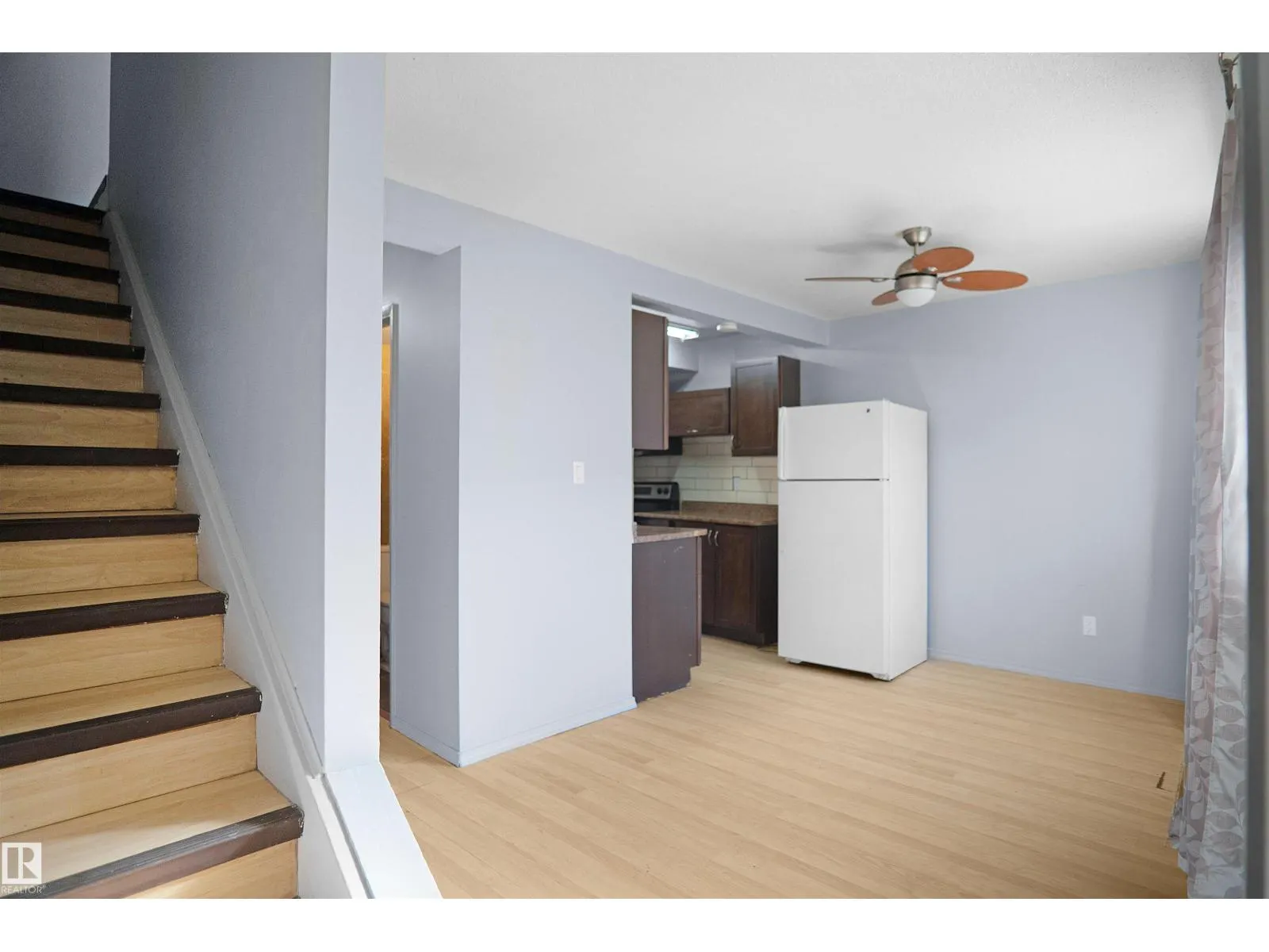 887 ABBOTTSFIELD RD NW