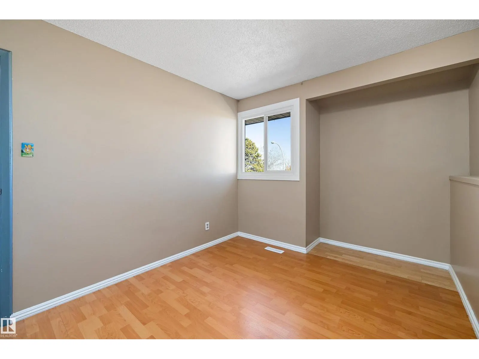 163 ABBOTTSFIELD RD NW NW