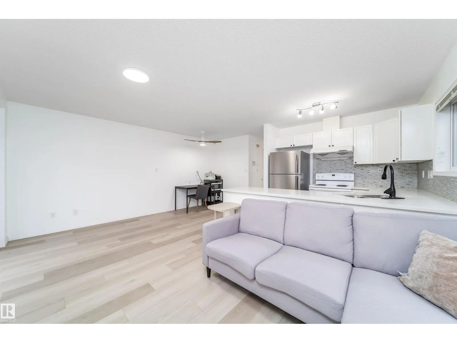 #30 130 Hyndman CR NW NW