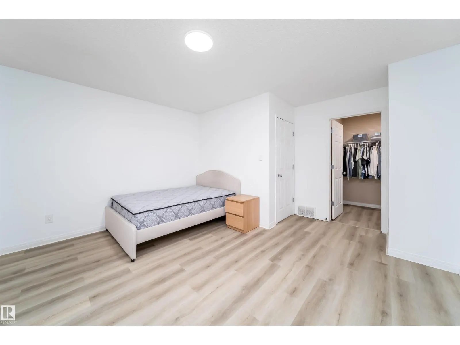 #30 130 Hyndman CR NW NW