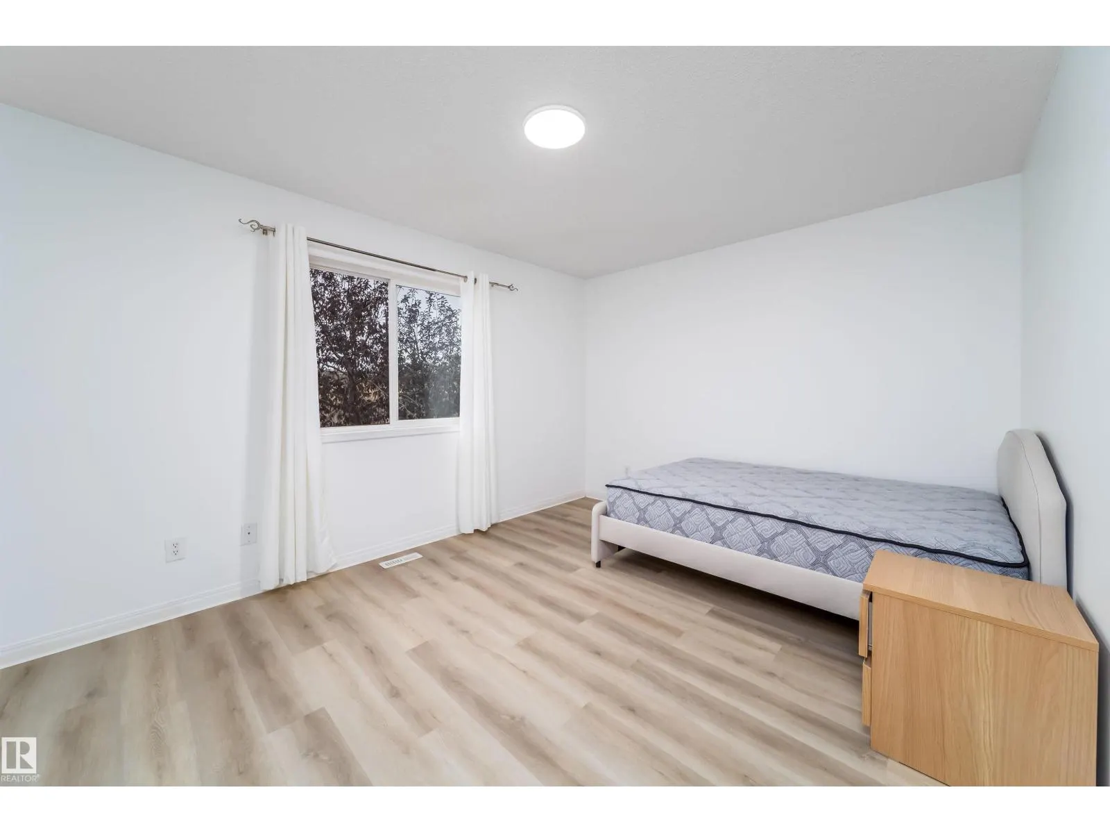 #30 130 Hyndman CR NW NW