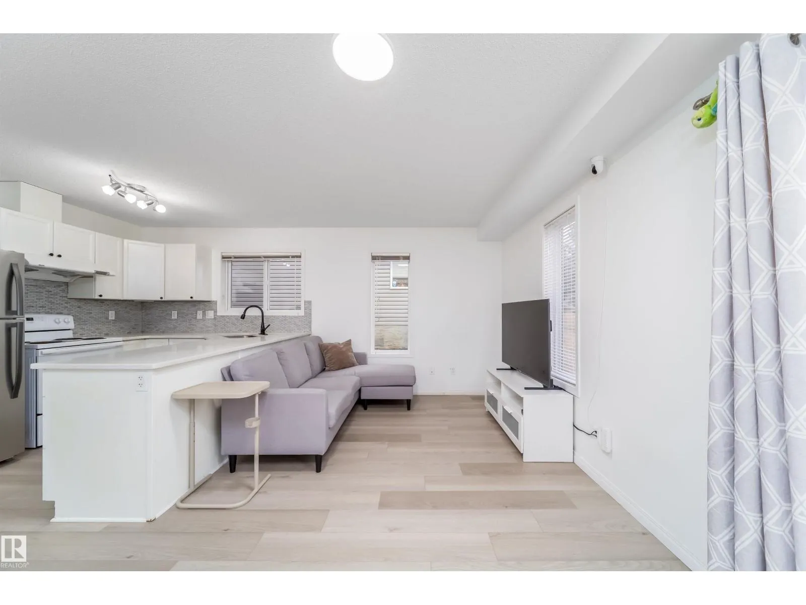 #30 130 Hyndman CR NW NW