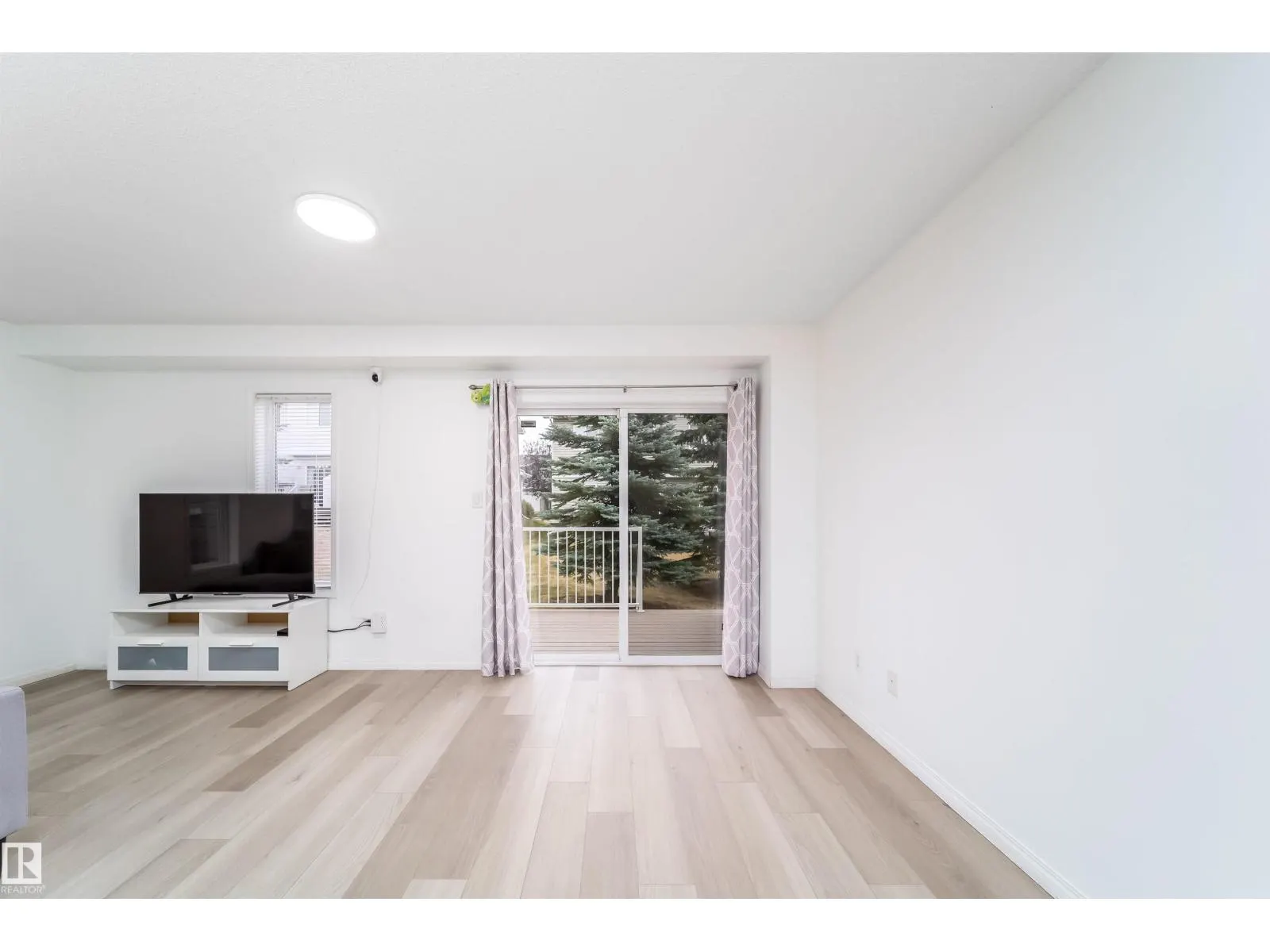 #30 130 Hyndman CR NW NW