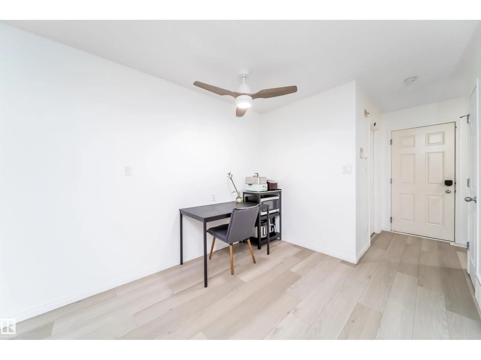 #30 130 Hyndman CR NW NW