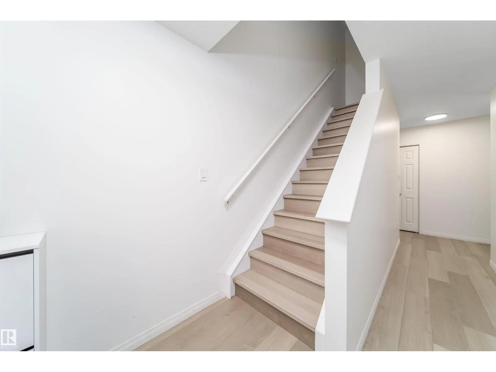 #30 130 Hyndman CR NW NW