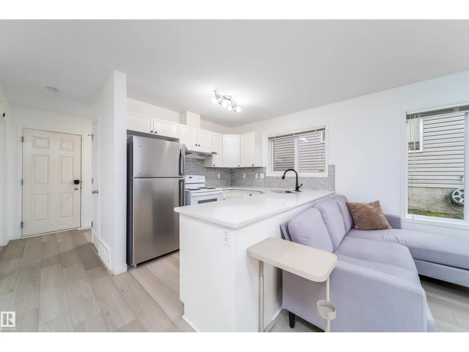 #30 130 Hyndman CR NW NW