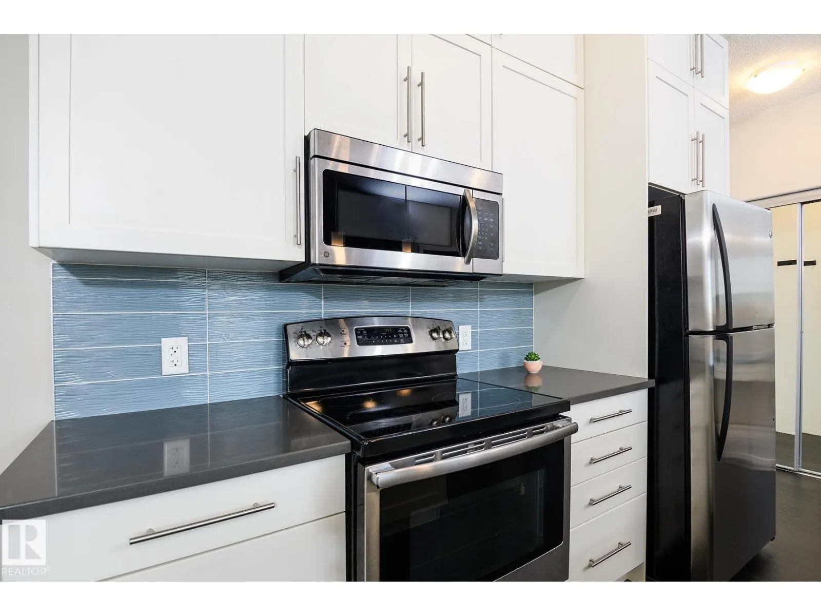 #406 1144 ADAMSON DR SW