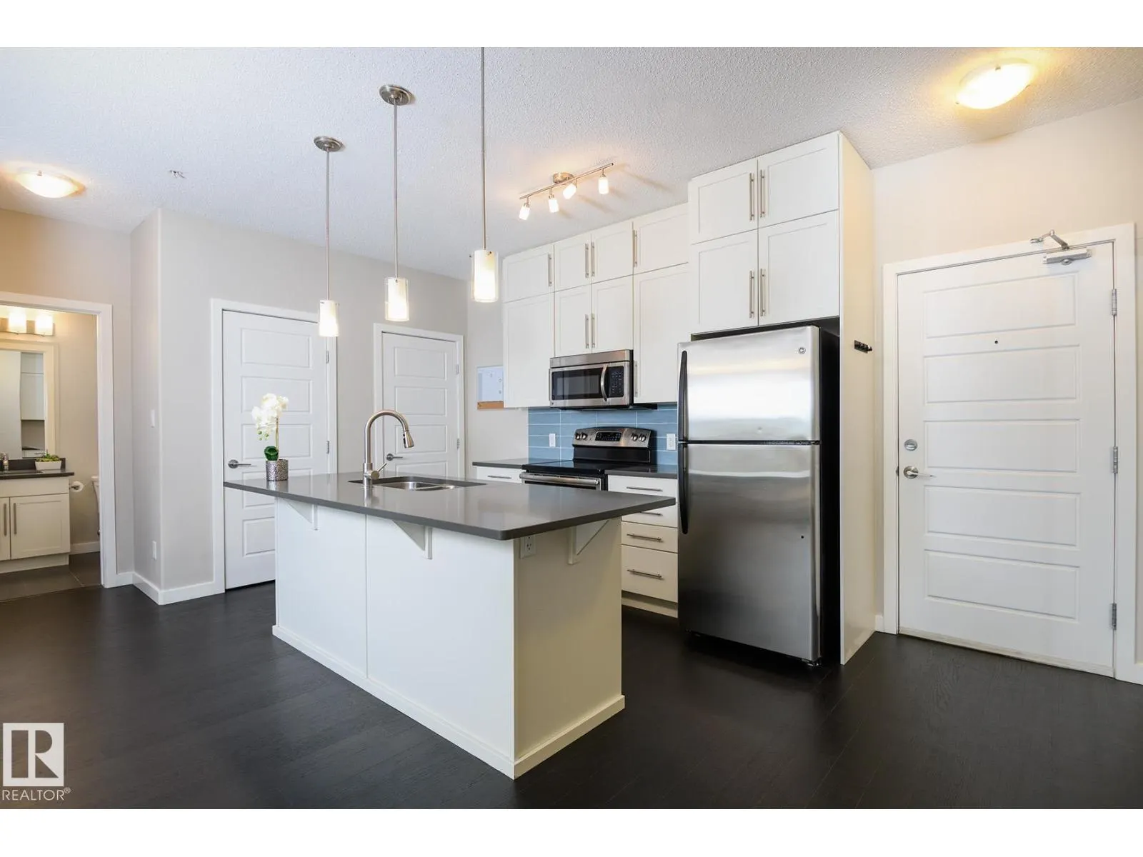 #406 1144 ADAMSON DR SW