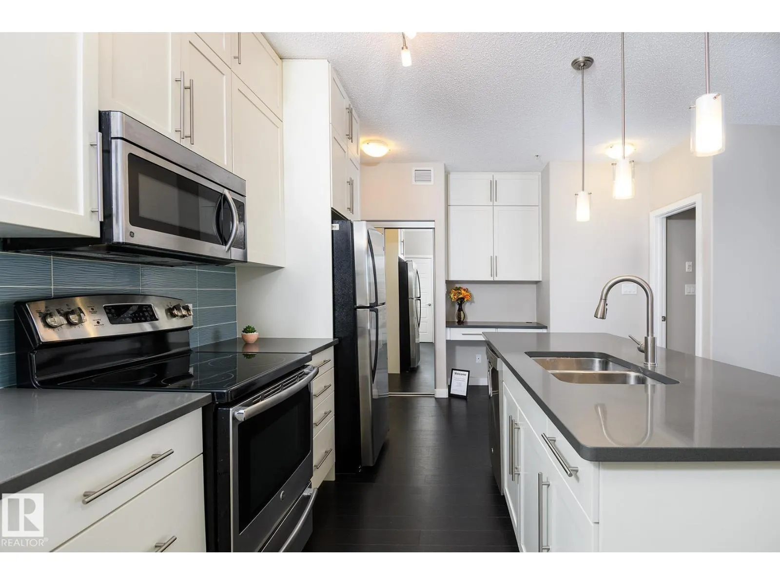 #406 1144 ADAMSON DR SW