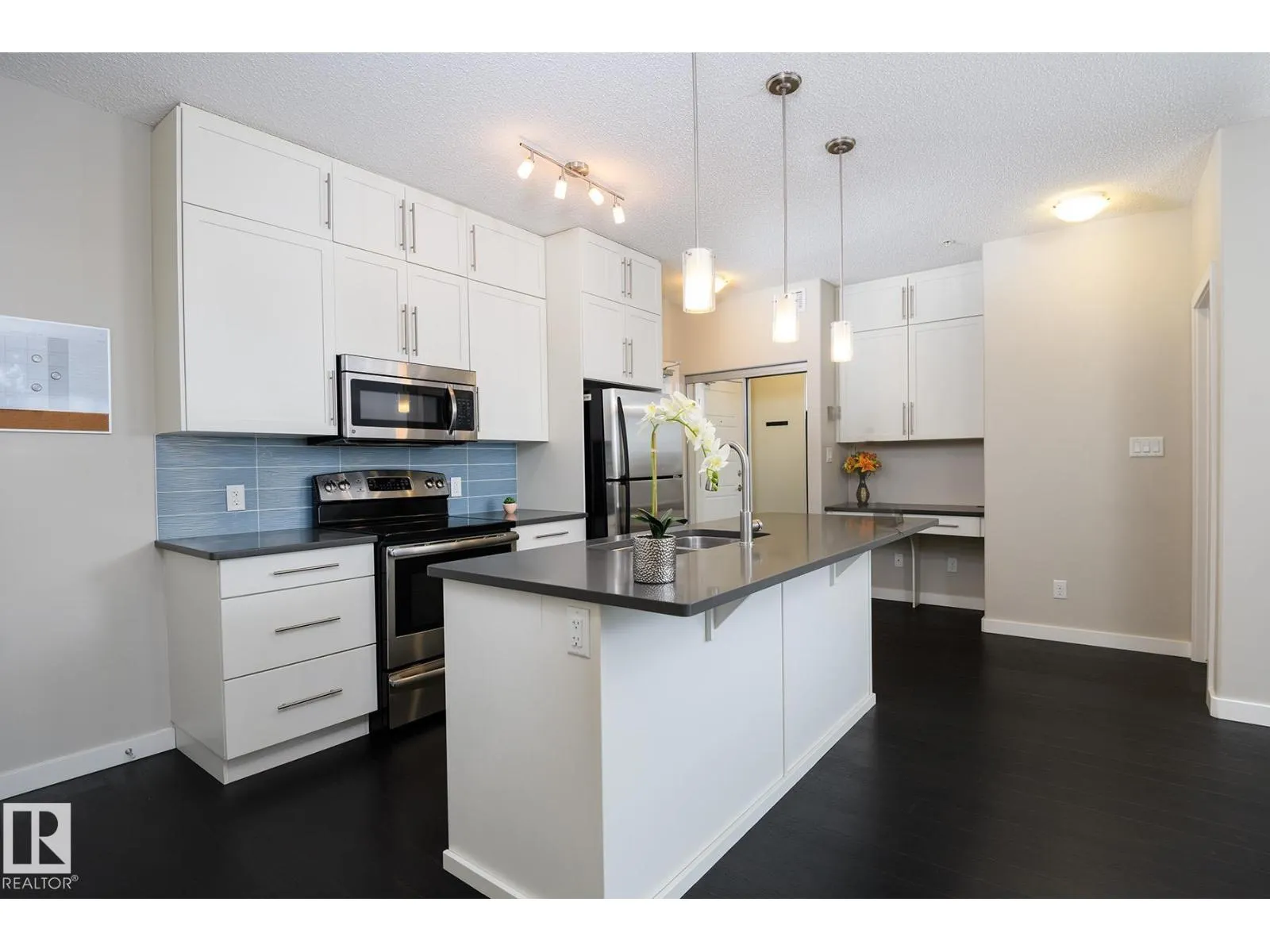 #406 1144 ADAMSON DR SW