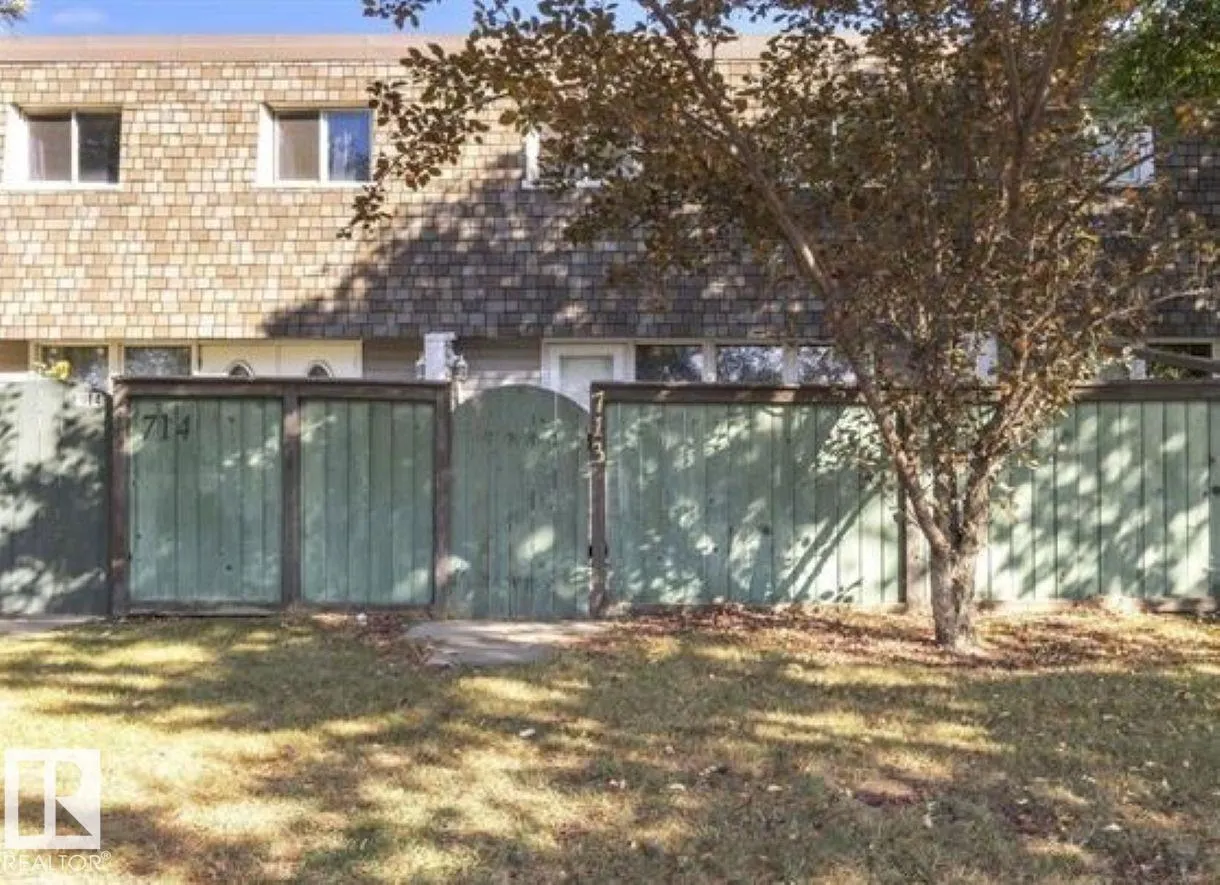 713 VILLAGE ON THE GREEN NW