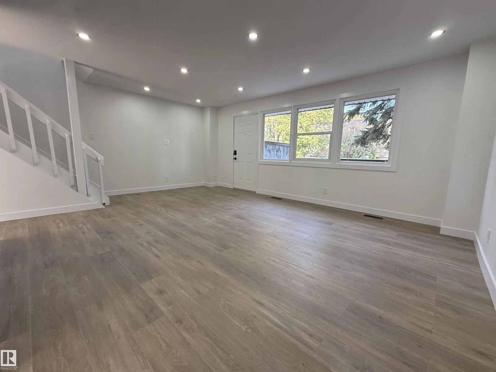 713 VILLAGE ON THE GREEN NW