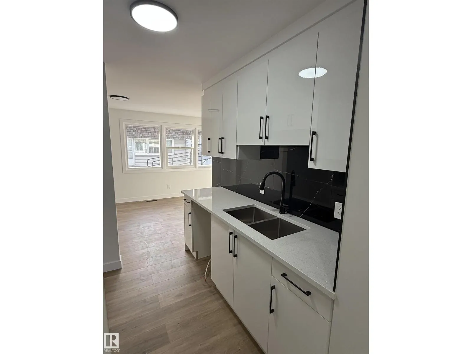 713 VILLAGE ON THE GREEN NW