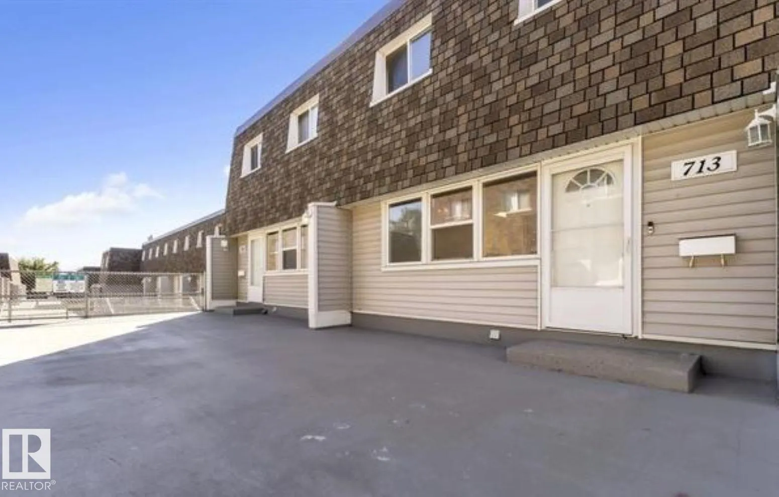 713 VILLAGE ON THE GREEN NW