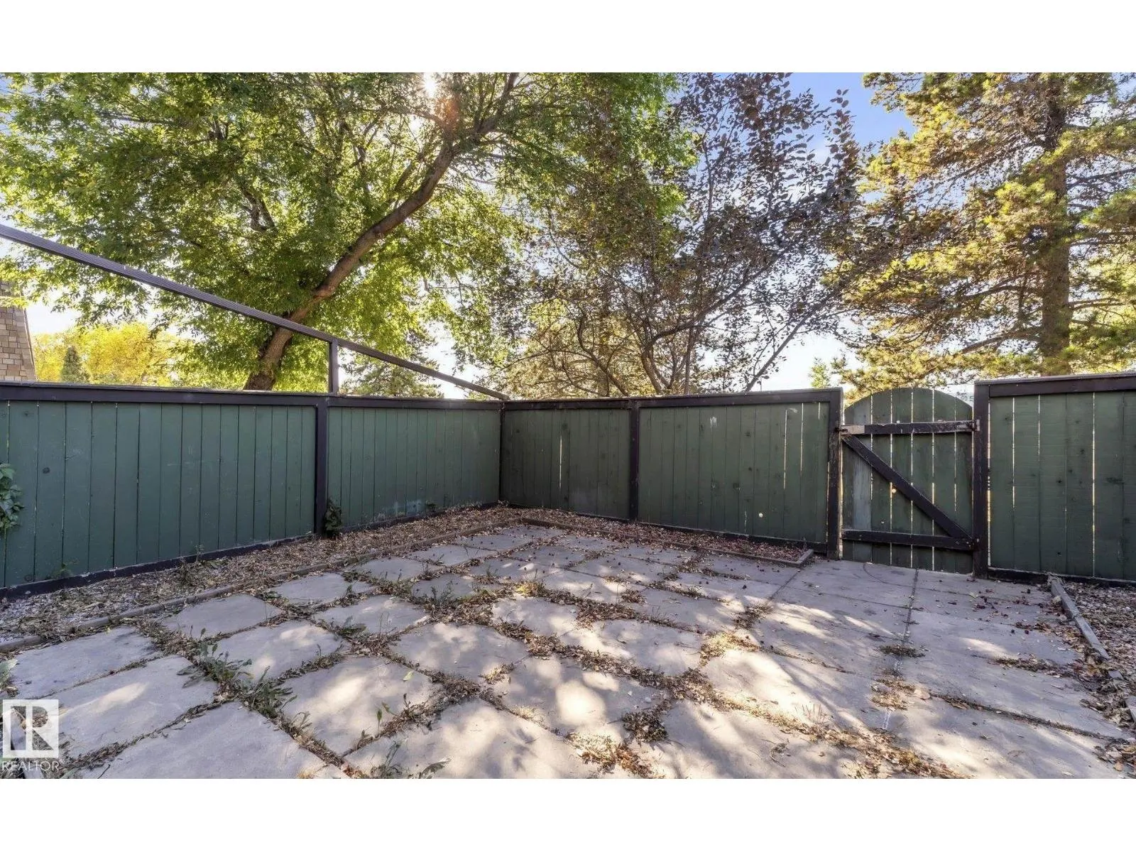 713 VILLAGE ON THE GREEN NW