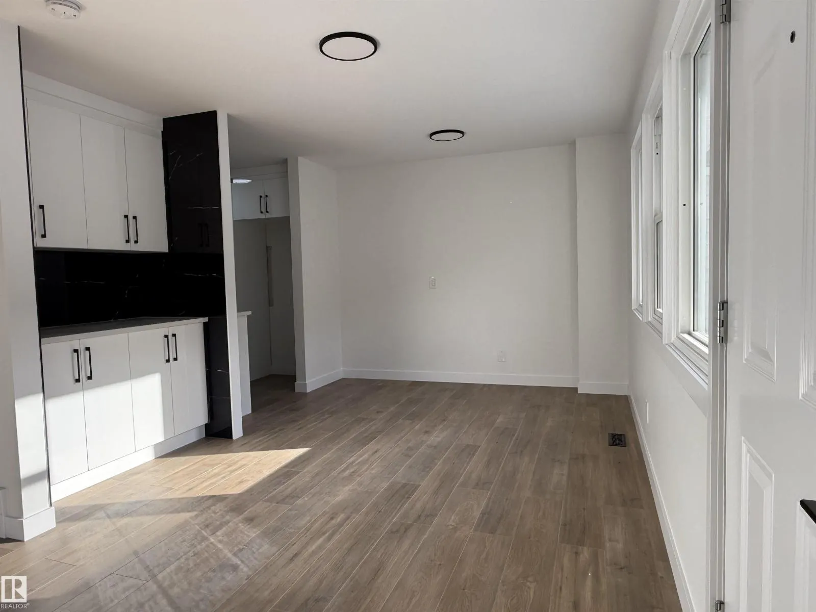 713 VILLAGE ON THE GREEN NW