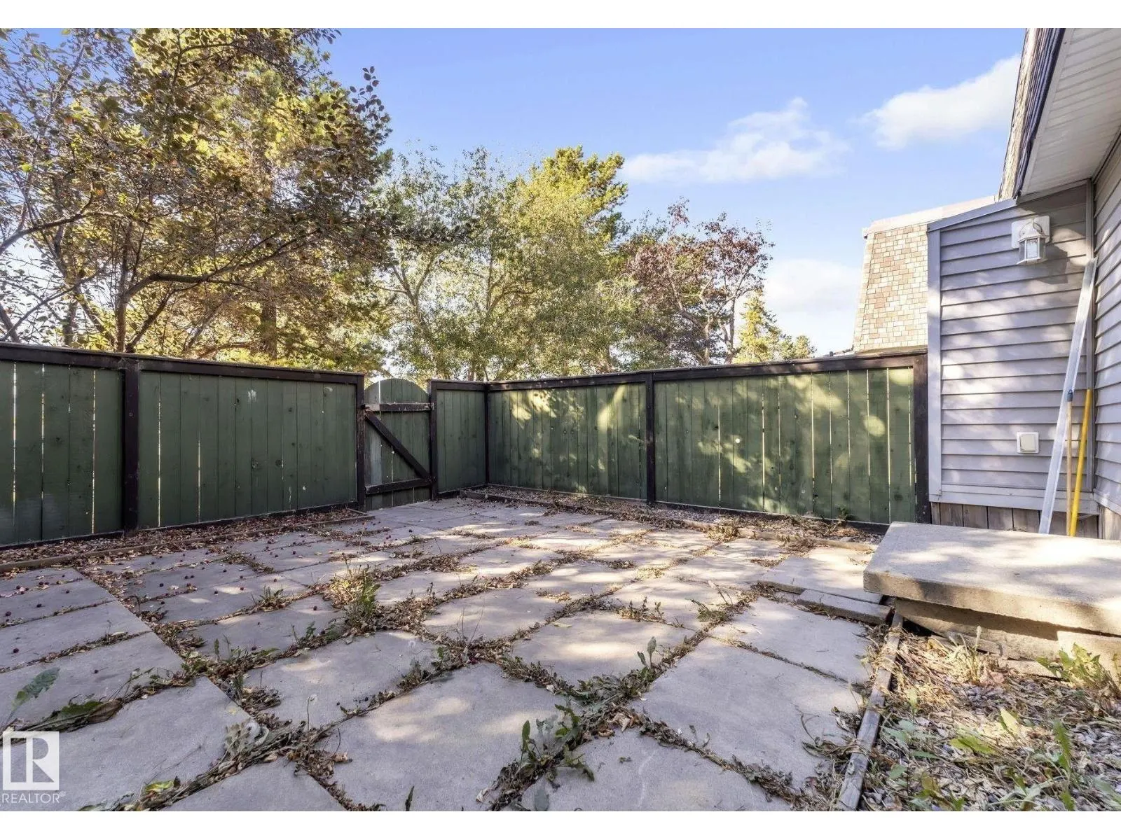 713 VILLAGE ON THE GREEN NW