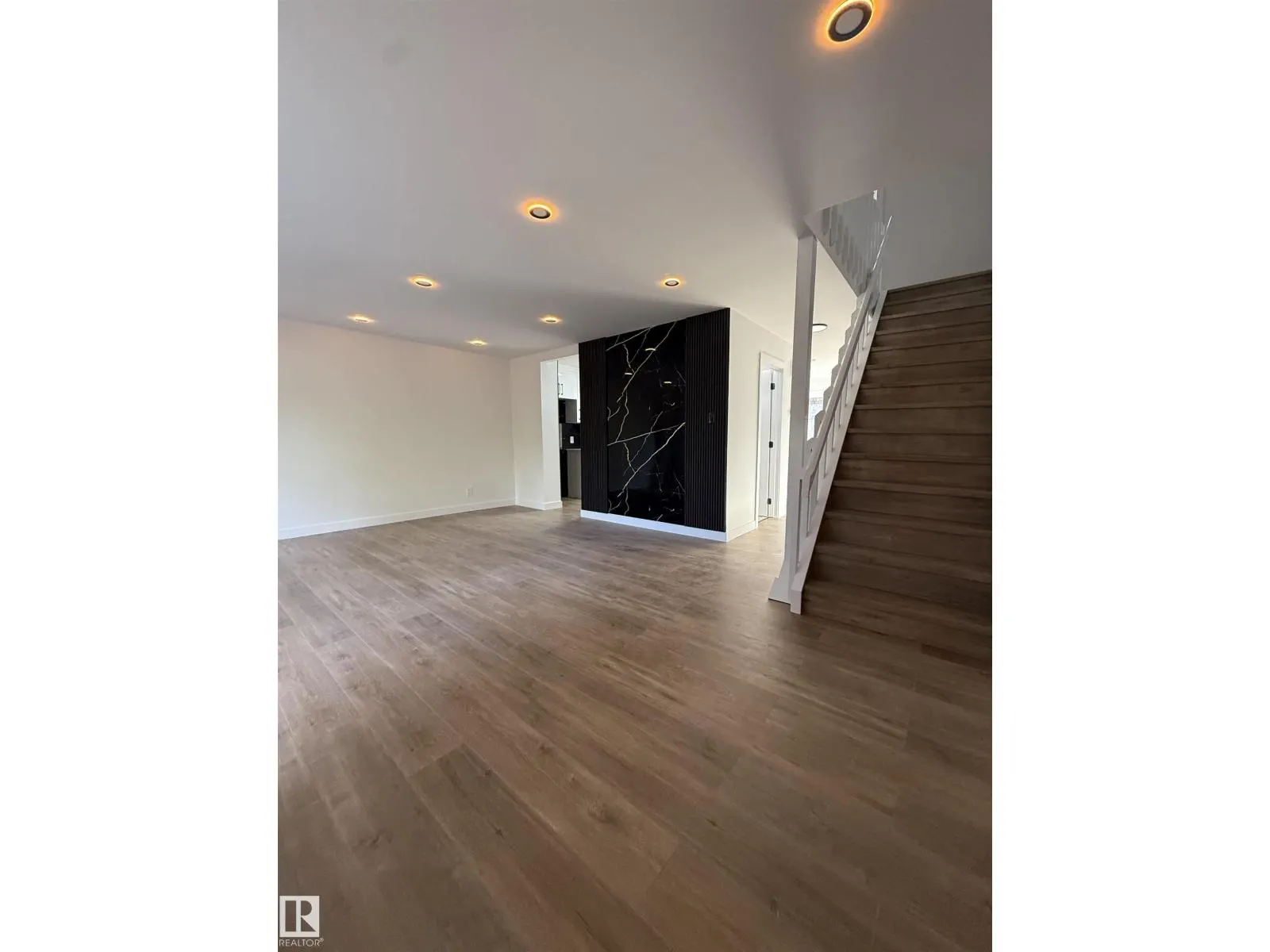 713 VILLAGE ON THE GREEN NW