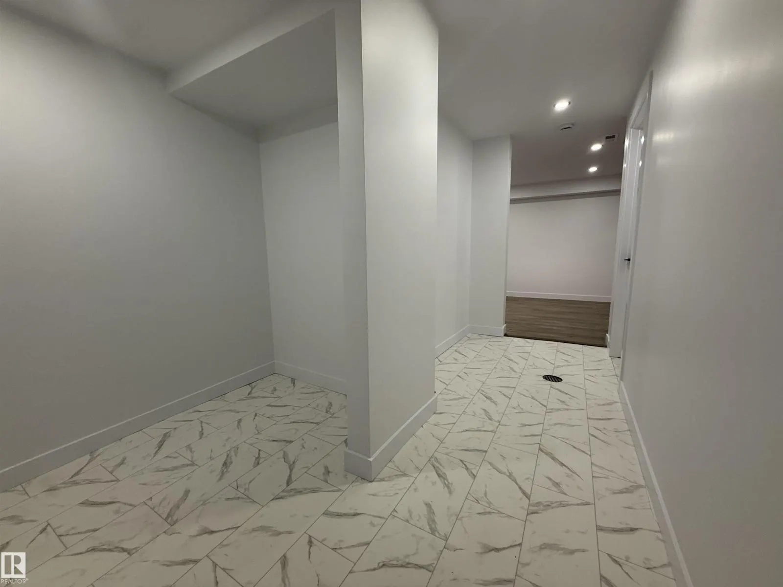 713 VILLAGE ON THE GREEN NW