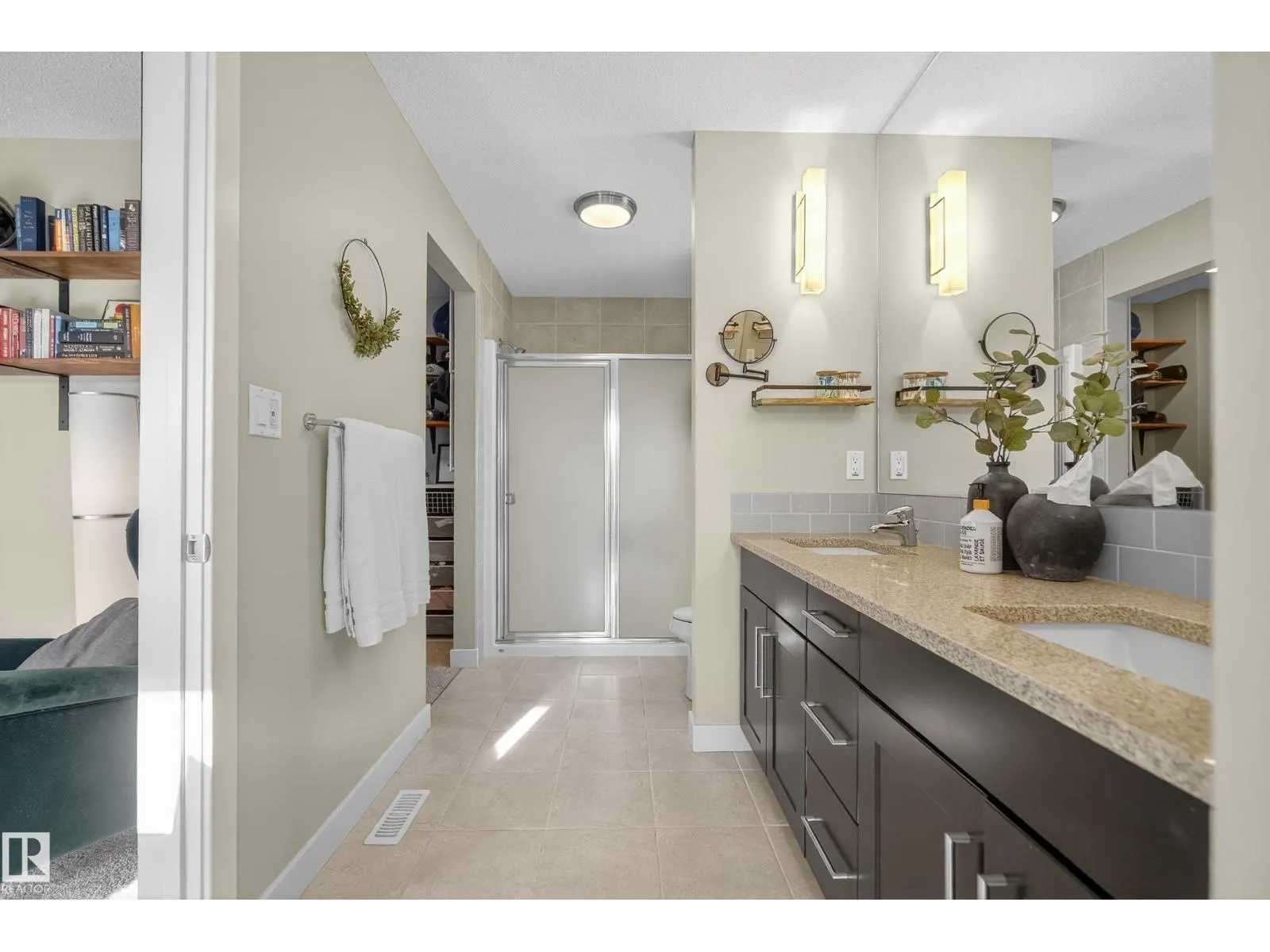 1374 SECORD LANDING LD NW