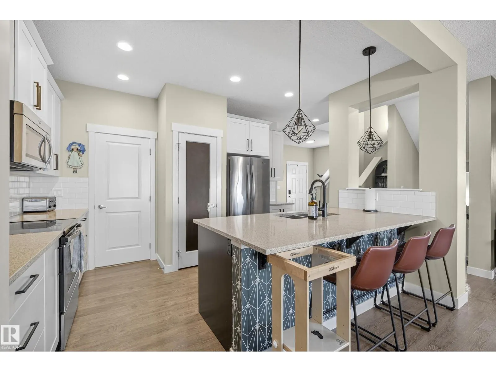 1374 SECORD LANDING LD NW