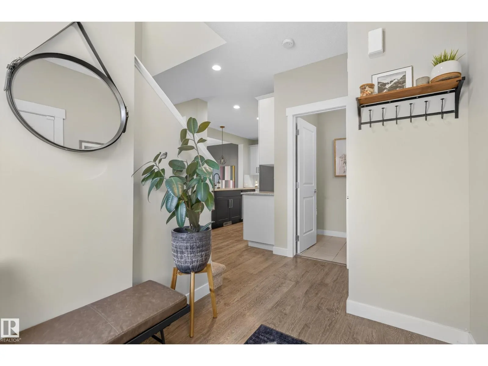 1374 SECORD LANDING LD NW