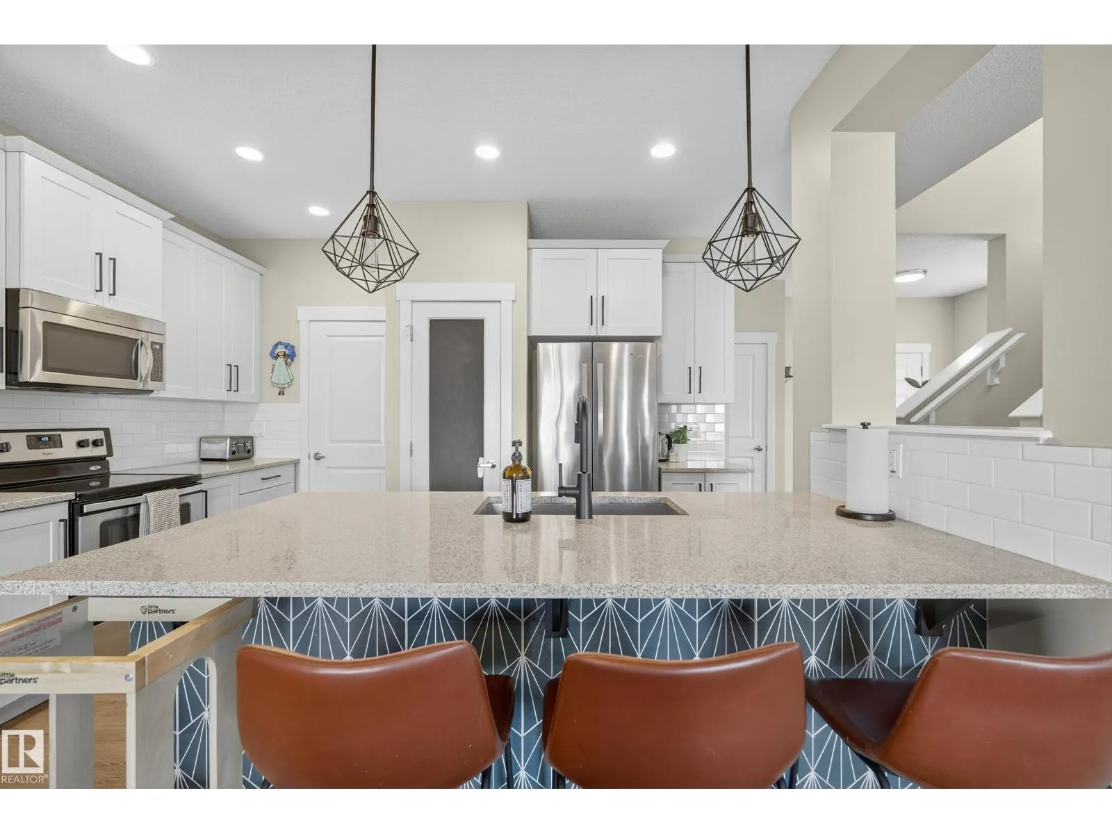 1374 SECORD LANDING LD NW