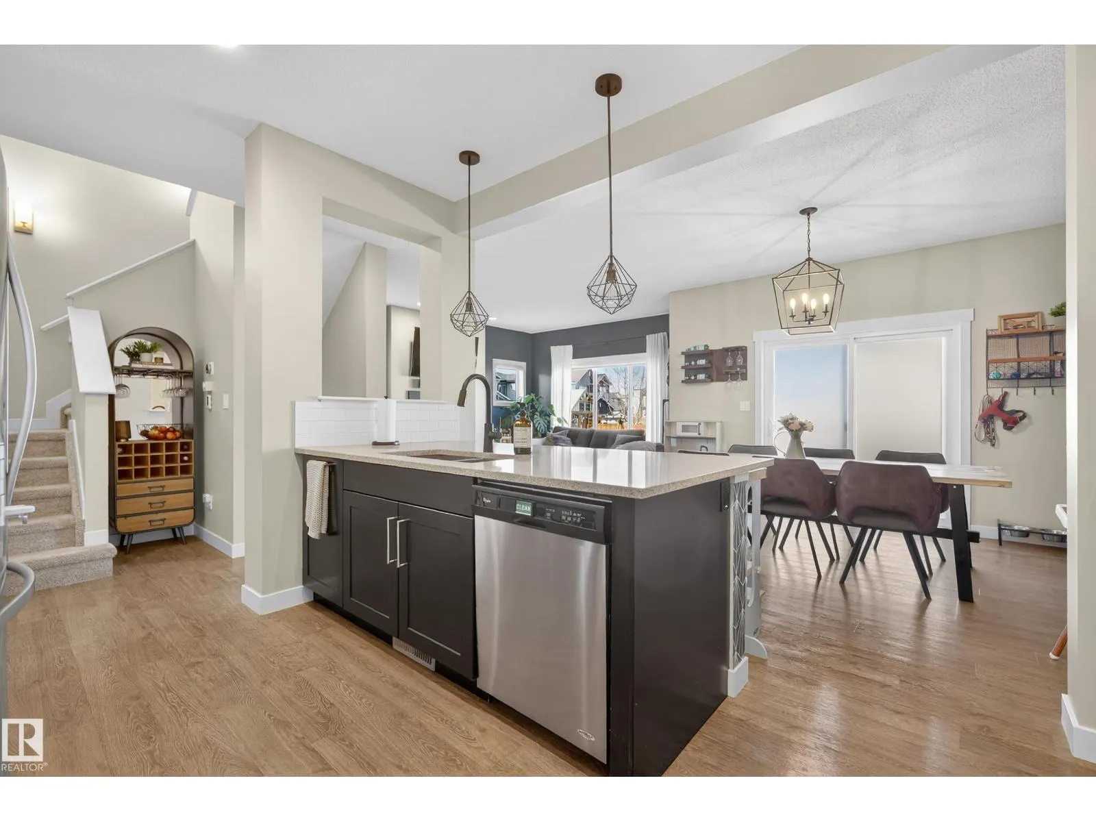 1374 SECORD LANDING LD NW