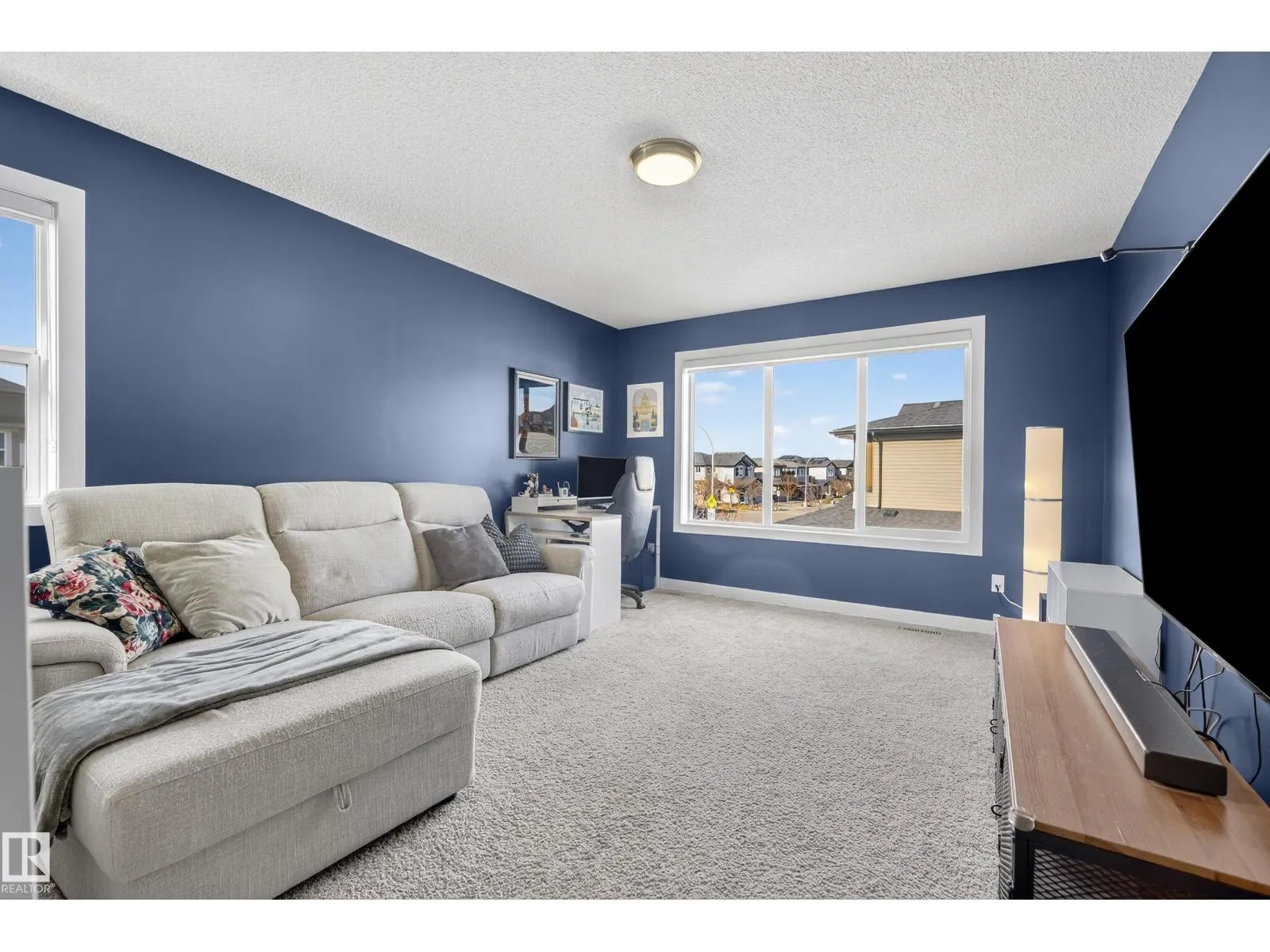 1374 SECORD LANDING LD NW