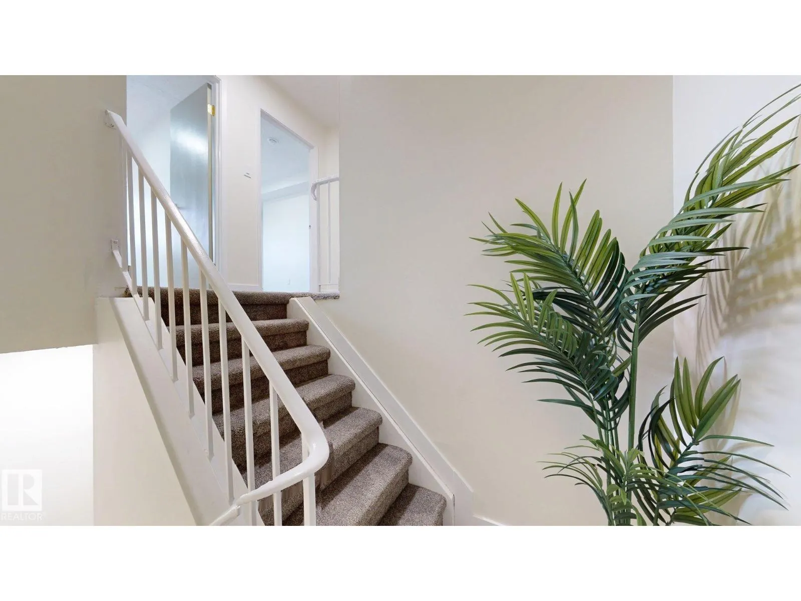 #114 2908 116A AV NW