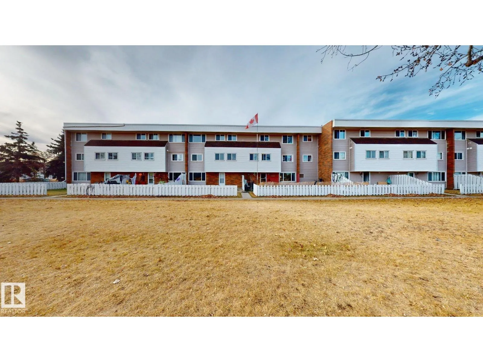 #114 2908 116A AV NW