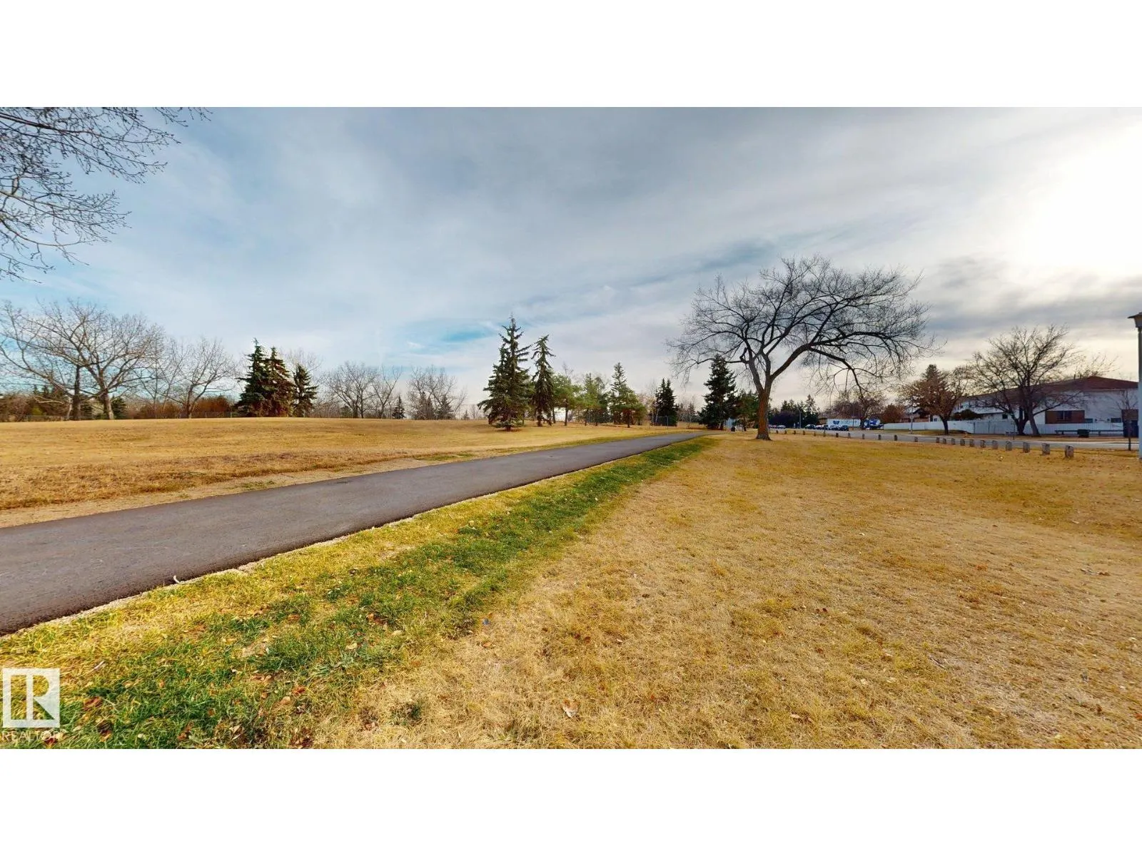 #114 2908 116A AV NW