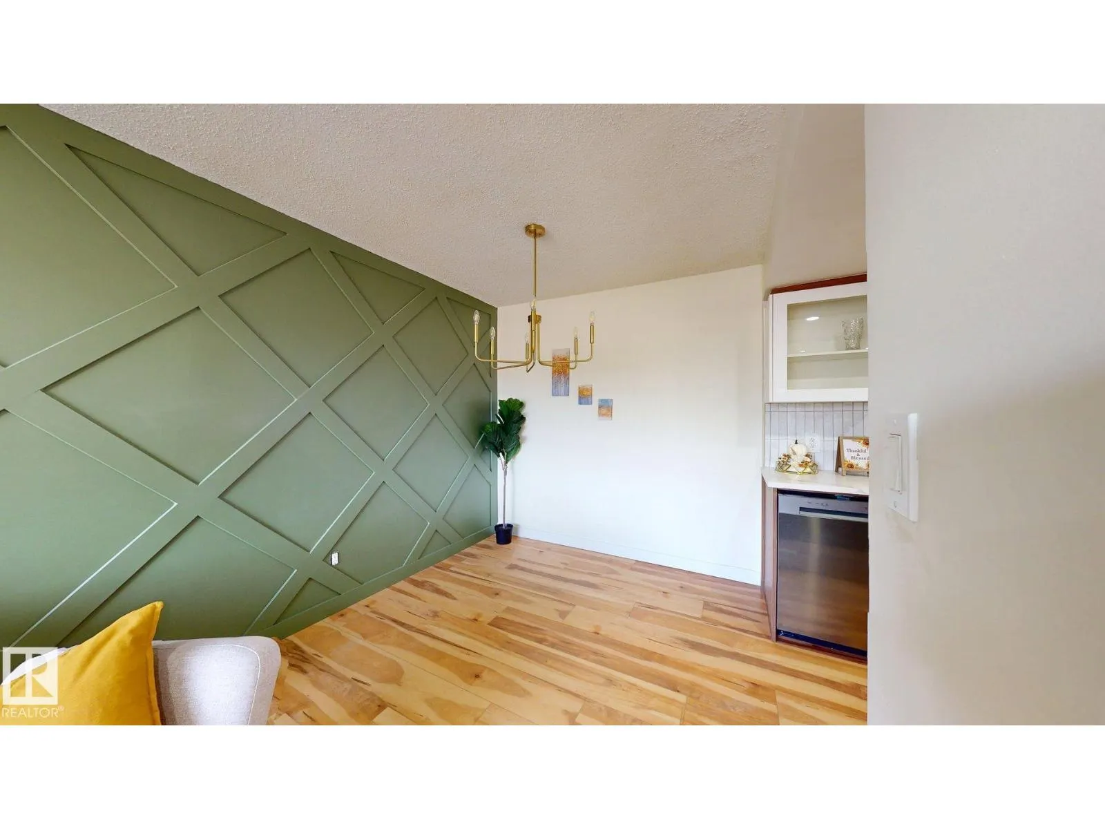 #114 2908 116A AV NW