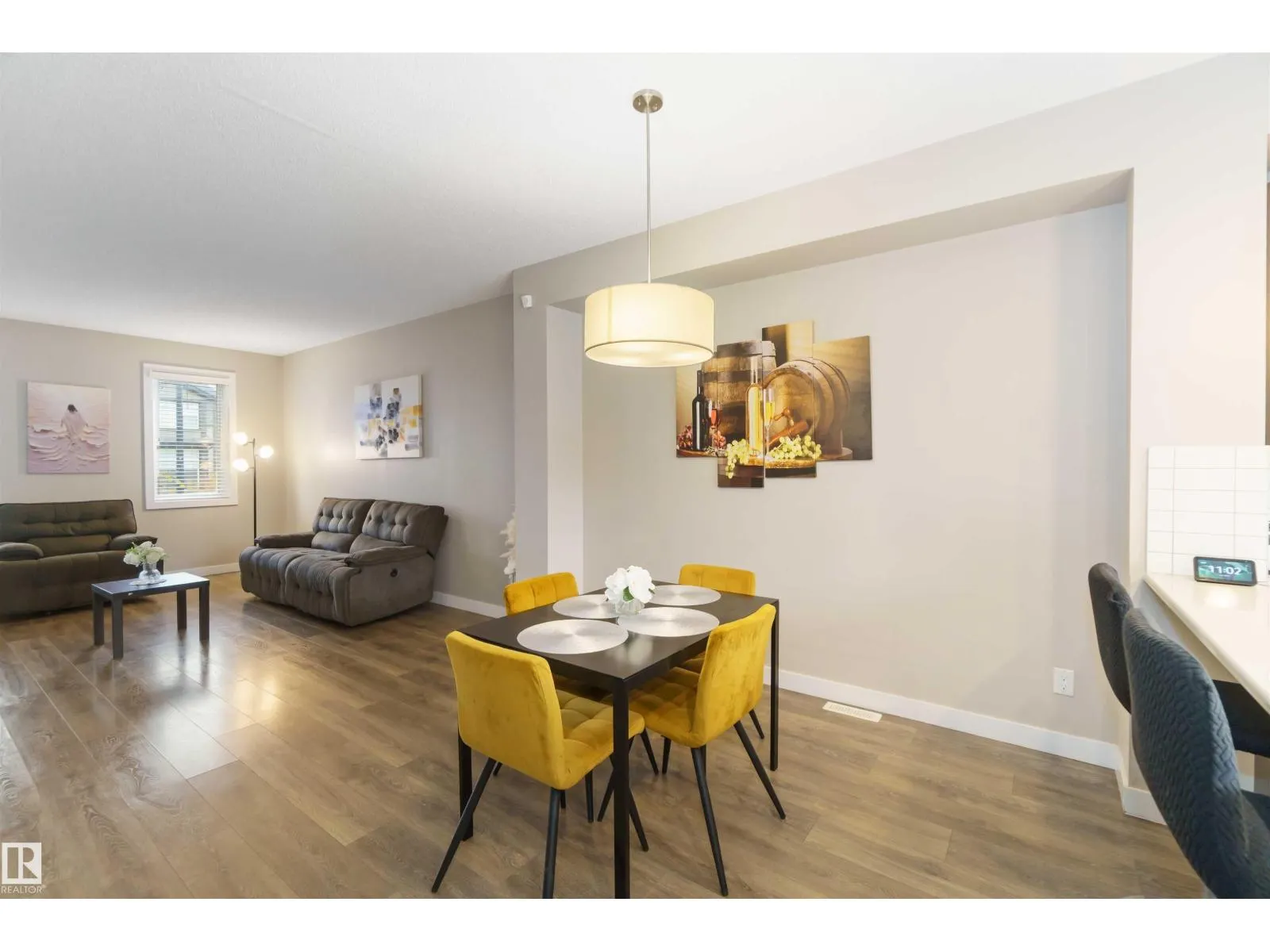 392 CHARLESWORTH DR SW