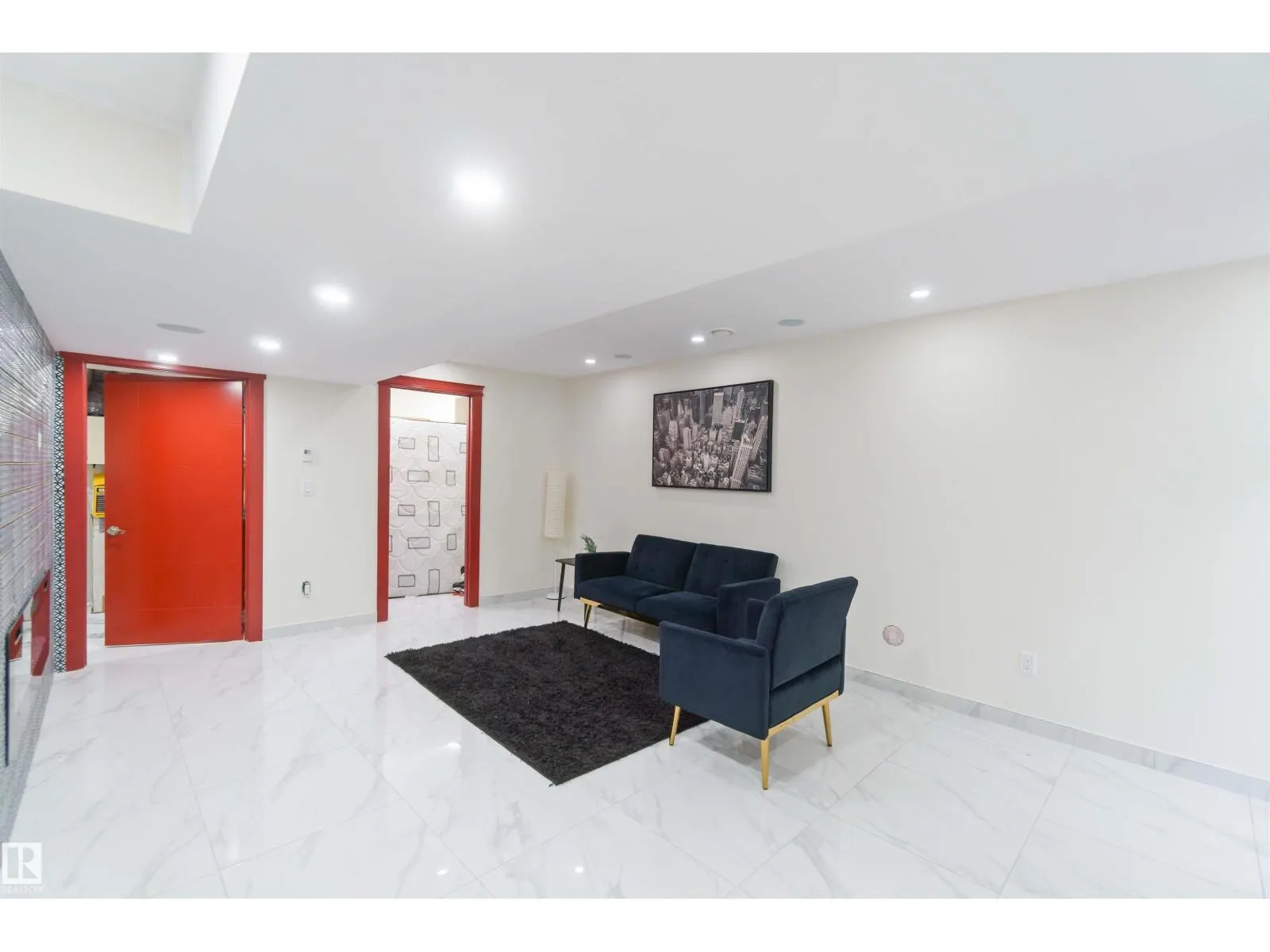 392 CHARLESWORTH DR SW