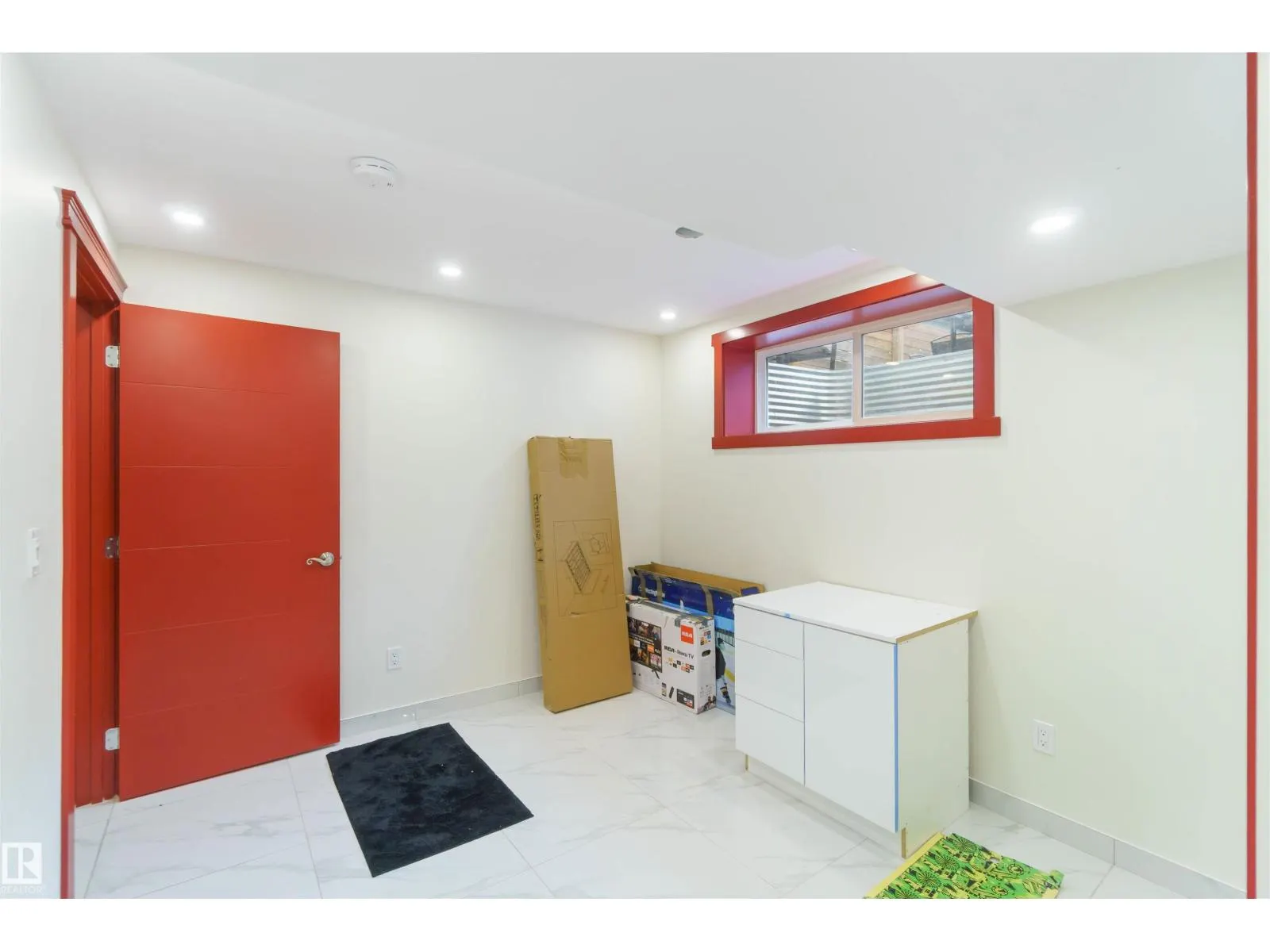 392 CHARLESWORTH DR SW