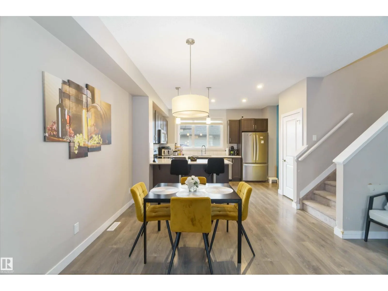 392 CHARLESWORTH DR SW