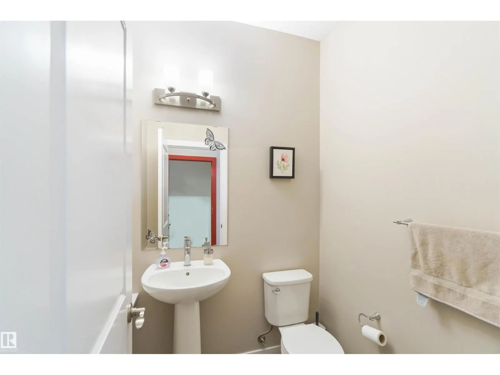 392 CHARLESWORTH DR SW