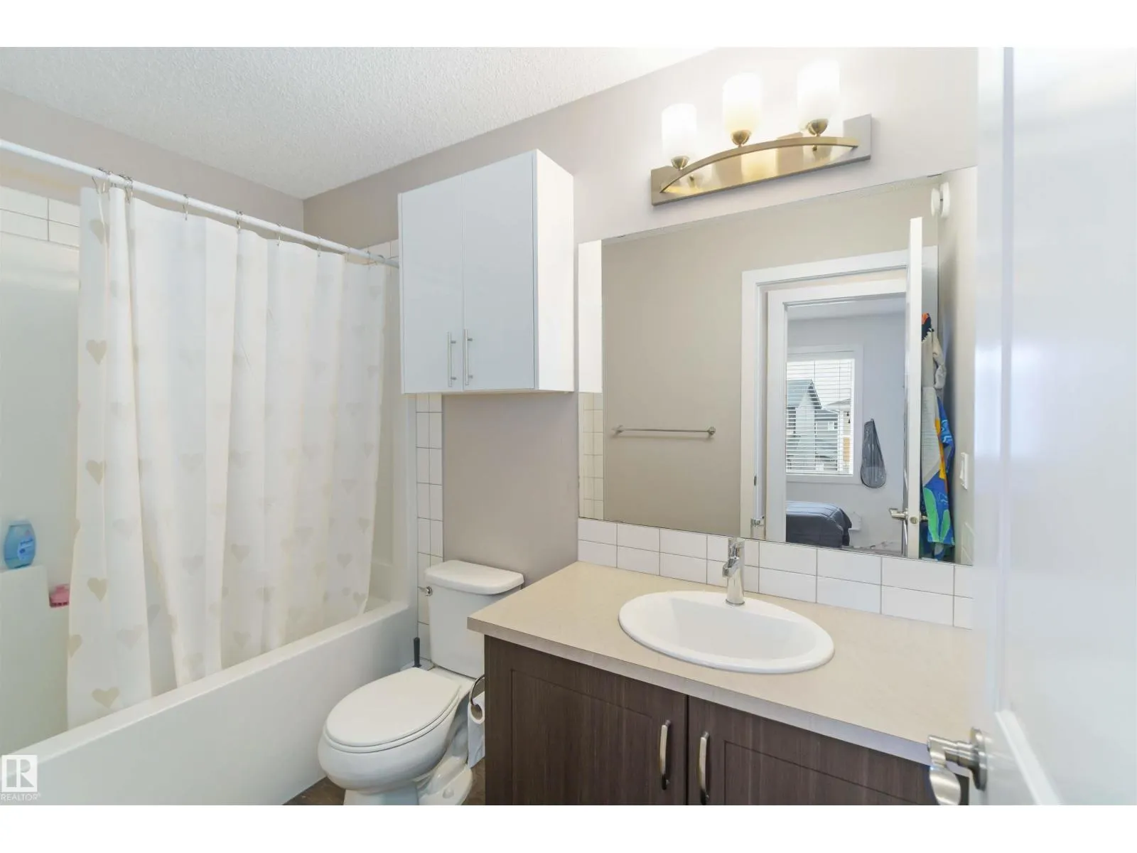 392 CHARLESWORTH DR SW