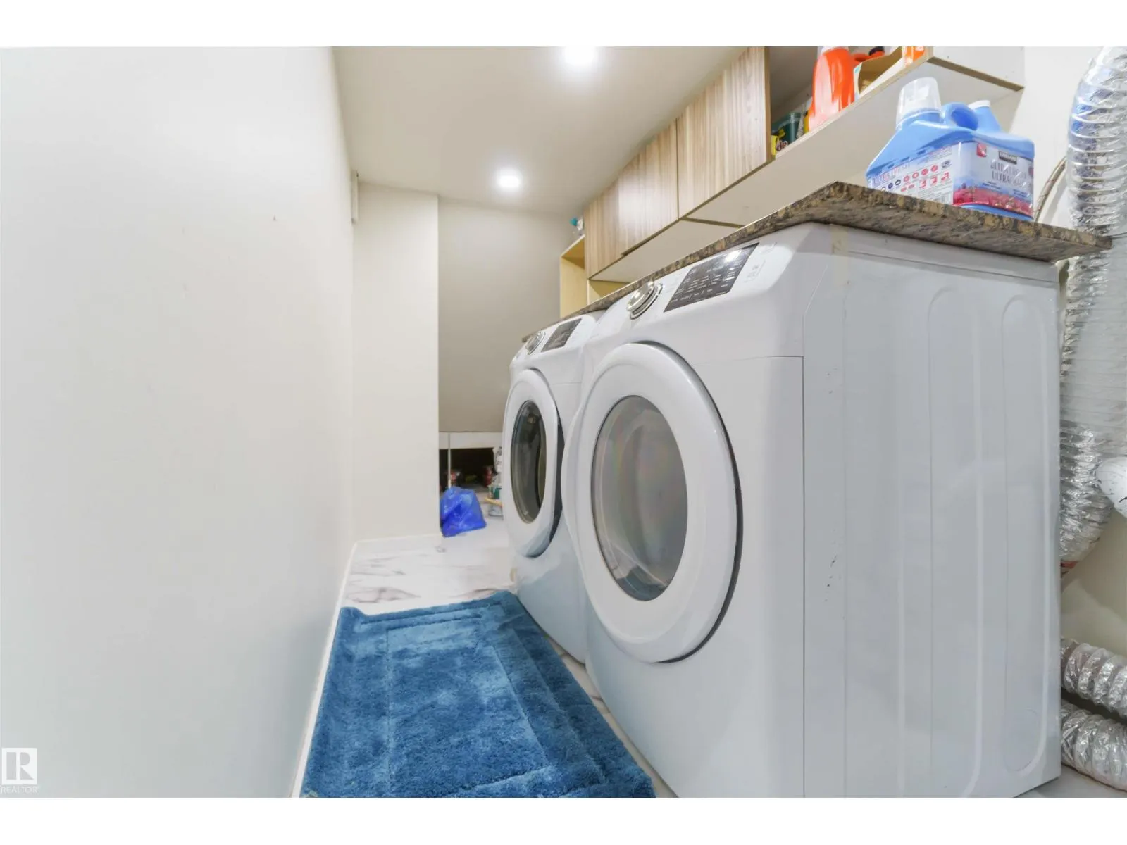 392 CHARLESWORTH DR SW