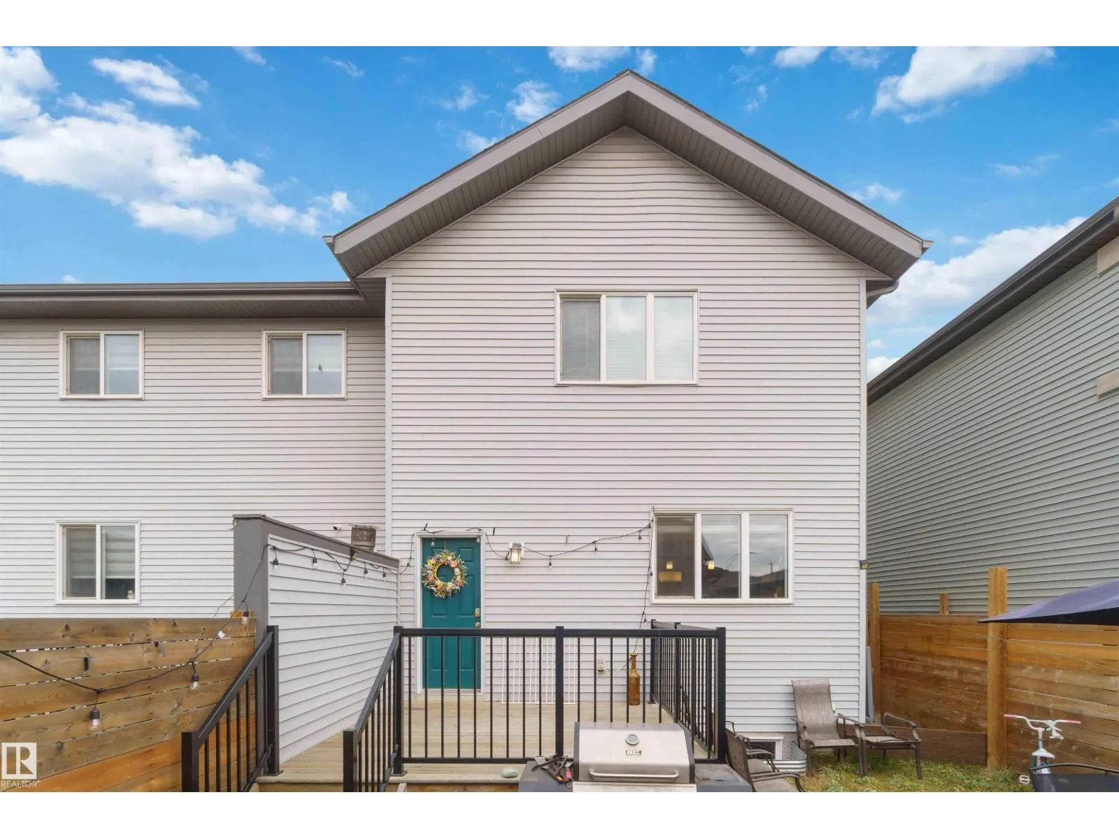 392 CHARLESWORTH DR SW