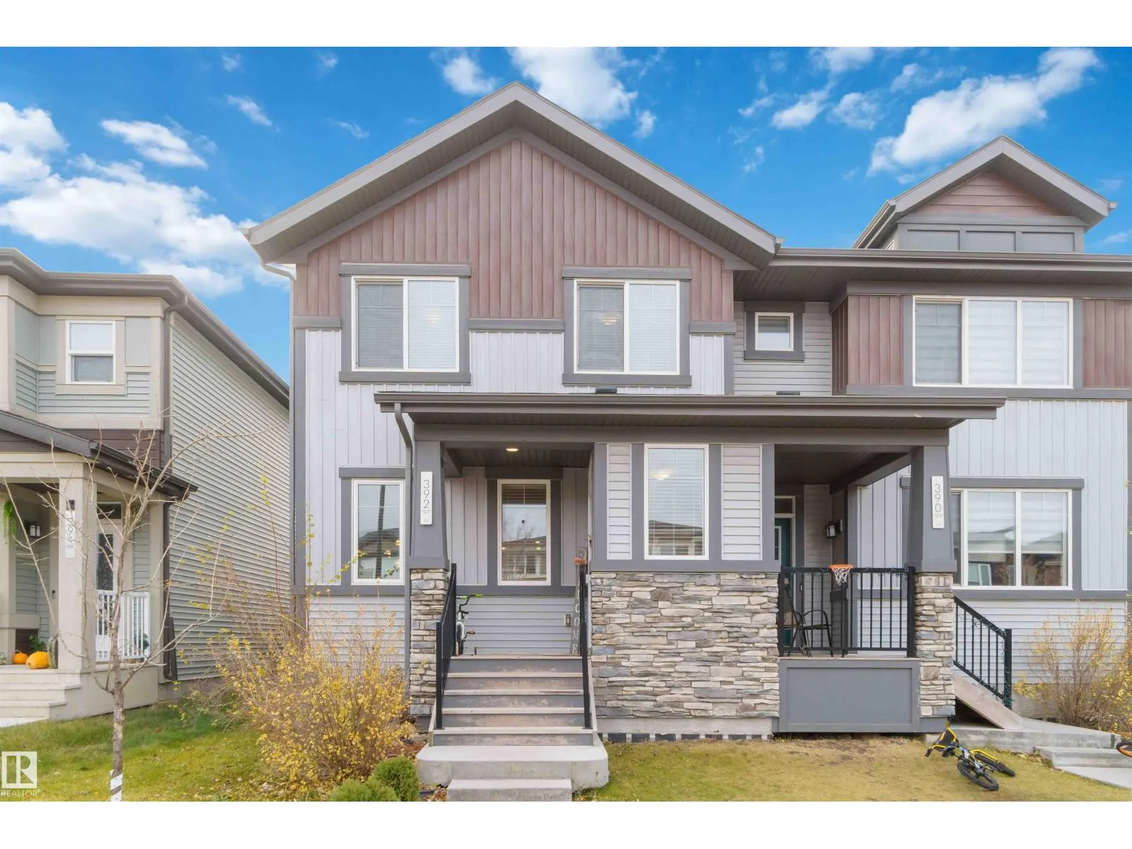 392 CHARLESWORTH DR SW