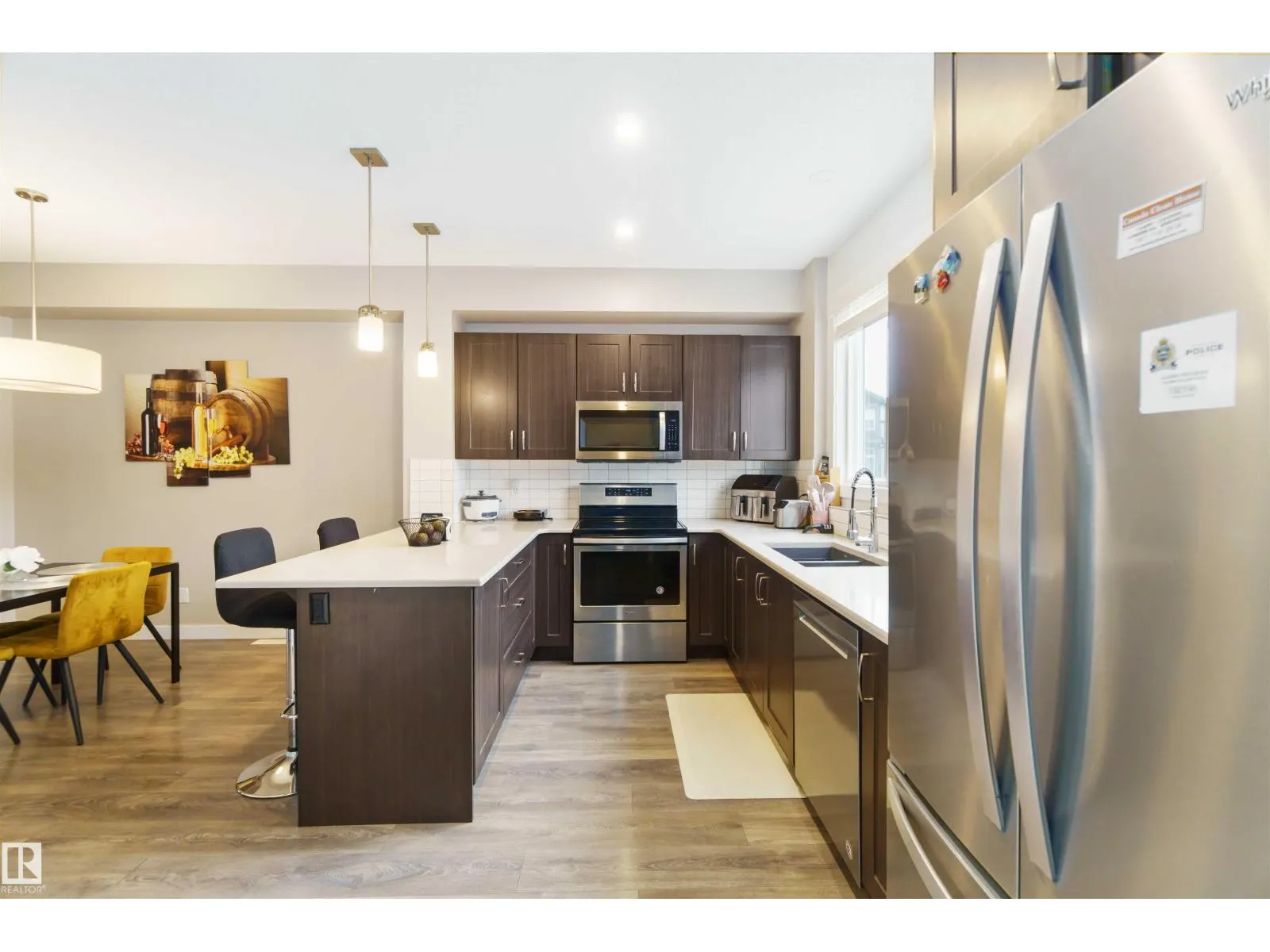 392 CHARLESWORTH DR SW