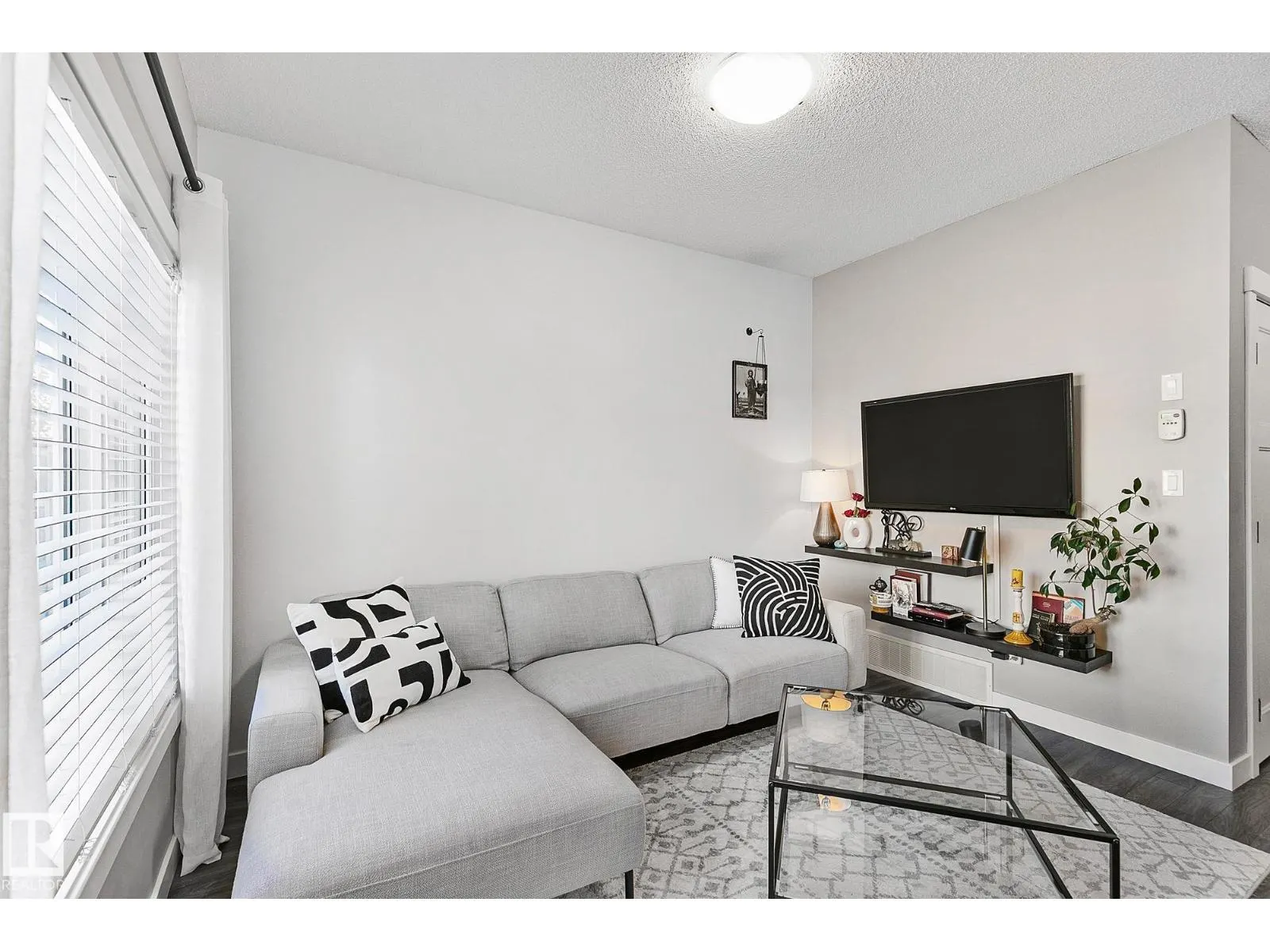 #17 3103 HILTON DR NW