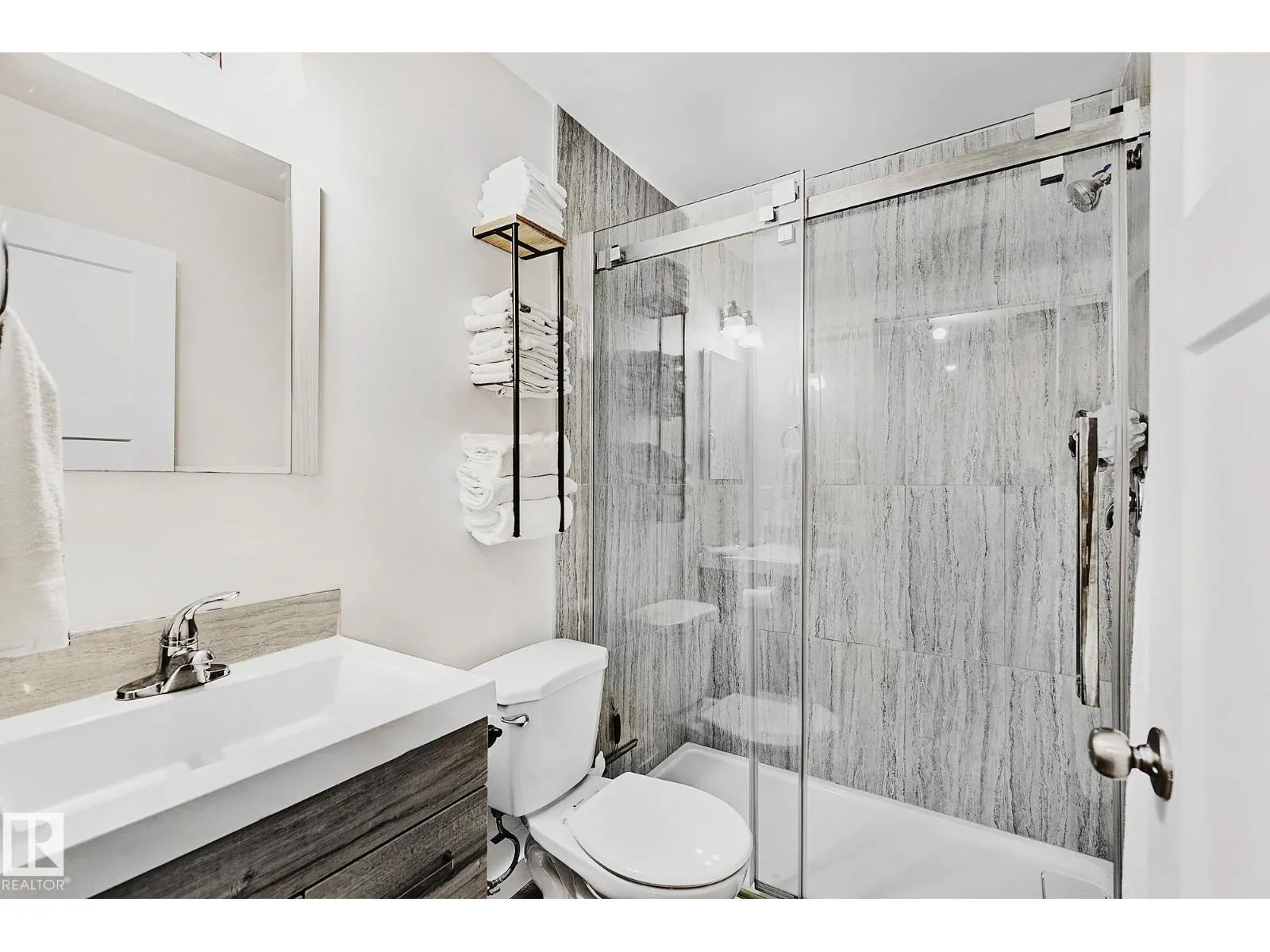 #17 3103 HILTON DR NW