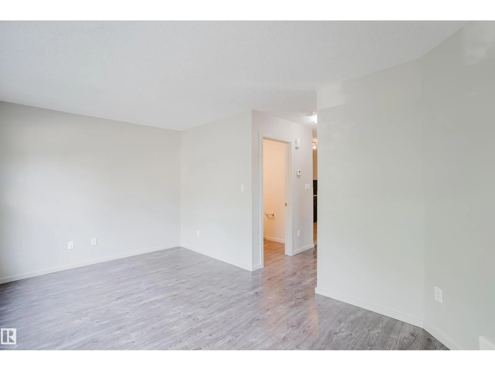 12038 62 ST NW