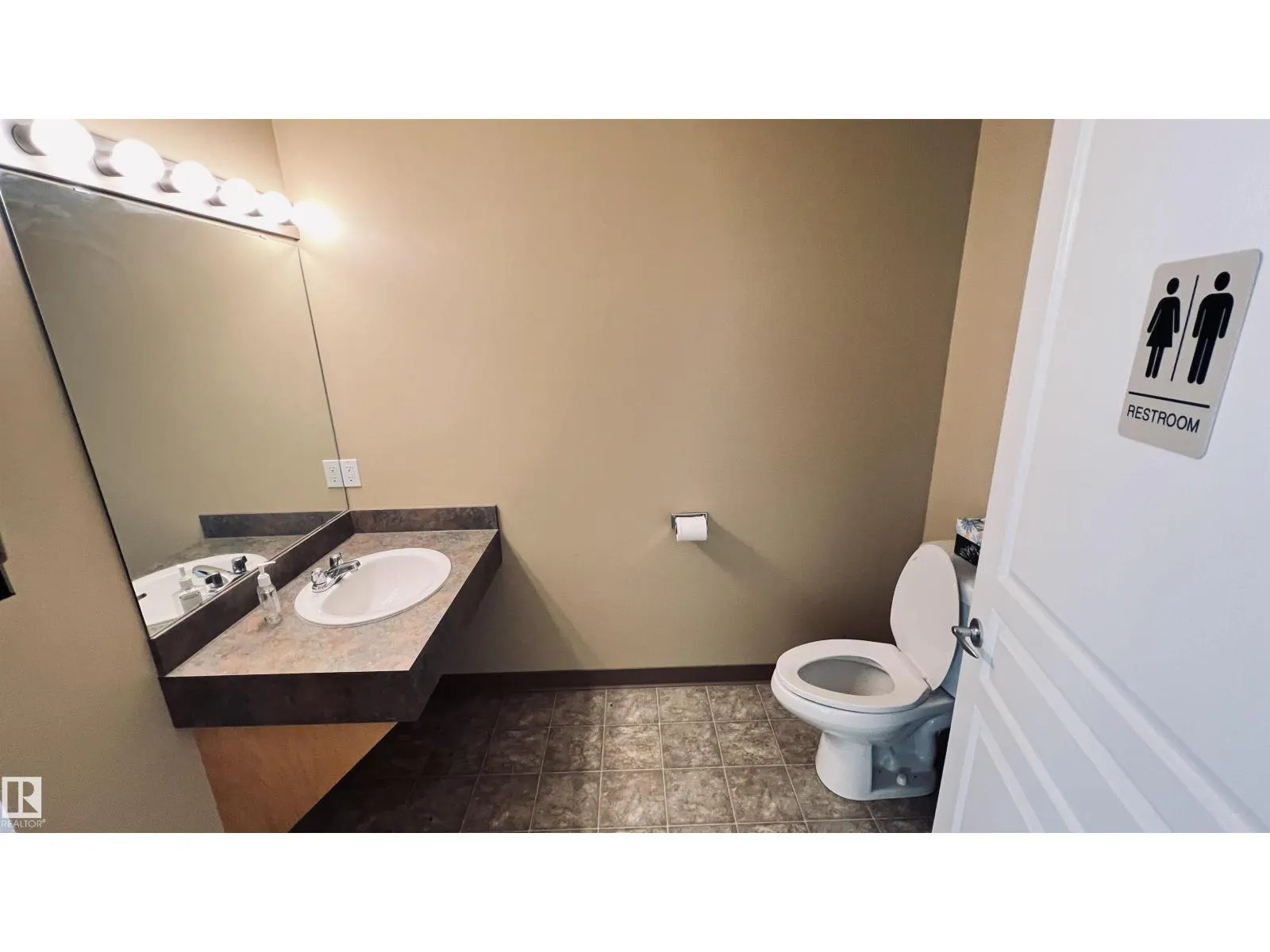 #200 5020 Lac Ste Anne TR S